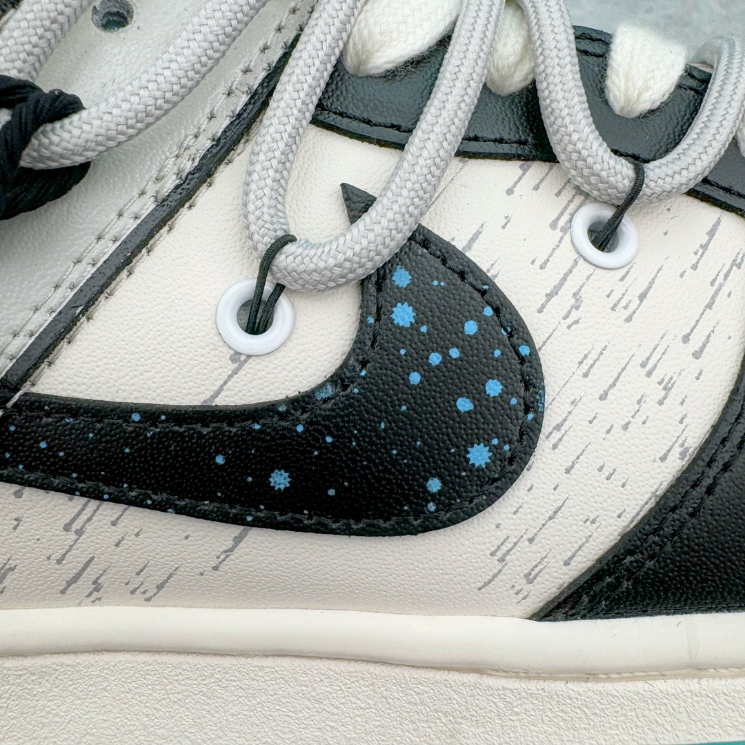 图片[18]-＃YC纯原福利 NK Dunk Low 星际迷航 黑白绿 DV0833-101 定制系列天花板 无原鞋不开发 全系列得物原鞋一比一校对开发 配色持续更新中 终端对接 优势输出 全套原厂楦头原纸板数据档案倾力打造 原汁原味莞产 极致还原 圈内最强针车工艺 高端零售指定版 广东原厂配套原盒原标 鞋盒分三个尺码段 原厂冲刀 超高清洁度 全鞋零毛边皮料切割 采用原厂百宏鞋带以及原厂百宏织唛舌标 内标可供原厂几率过验 进口原装条纹中底布 四线拉帮白色点胶 原厂拉帮手法遵循公司 原厂电绣 极致还原 尺码：35.5 36 36.5 37.5 38 38.5 39 40 40.5 41 42 42.5 43 44 44.5 45 46 47.5-选品中心