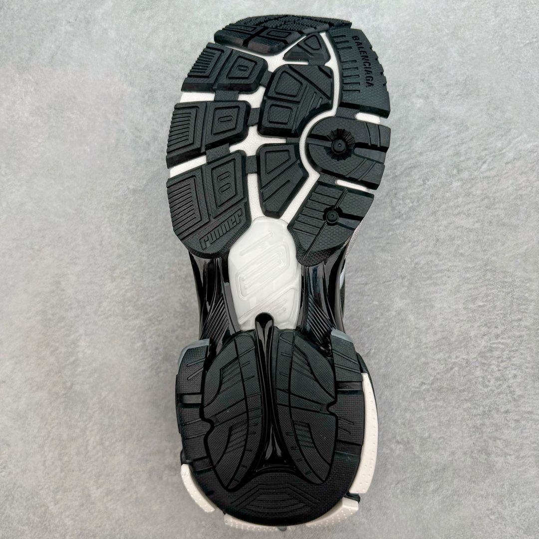 图片[9]-＃VG零售版 BALENCIAGA Runner Sneaker 巴黎世家七代慢跑系列低帮复古野跑潮流运动鞋老爹鞋 尼龙和网布材质 磨损效果 鞋头边缘印有尺码 背面浮印尺码 外侧印有跑者徽标 鞋舌刺绣 Balenciaga 品牌标识 鞋跟背面 Balenciaga品牌标识 材质采用65%聚氨酯、35%聚酯纤维 全新 Runner 鞋型轮廓借鉴于 2000 年初的复古线条 搭载大网眼面料制成鞋面基础，由粉色、白色尼龍与橡胶质地覆盖鞋面诠释线条感 当中透过几道手缝线与折损痕更是精准的掌握历经时间淬炼的破旧痕迹 延续其手法至鞋领、鞋跟、鞋带、中底等部分均饰有破损及脏污之貌 尤其是鞋领处与鞋带孔眼条更是采用不规则做旧技术将内容物泡棉随机露出 尺码：35 36 37 38 39 40 41 42 43 44 45 46-选品中心