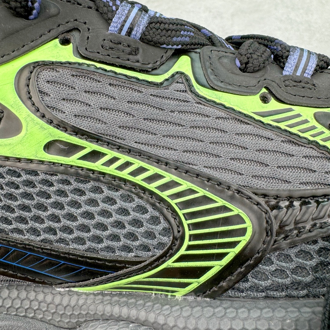 图片[17]-＃VG零售版 BALENCIAGA 3XL Sneakers 巴黎世家十代网布系带低帮走秀复古老爹鞋 全套原纸板楦头开发 最原汁原味的灵魂版型 全鞋荧光划线卡点 胶水把控整洁度追求极致完美 每一双都是工艺品 多重QC质检 超越公司货的品控标准 实实在在的免检产品 原盒原配 正确字体电绣 粗细、位置、大小正确 侧边TPU 透气孔匹配意产原版 正确分离大底 TPU软底 原版一致大底LOGO 立体感十足 原厂皮料水洗做旧 采购原厂网纱 不含皮革 网布材料和聚氨酯 磨损效果 鞋头边缘和后帮 Balenciaga 徽标 鞋面和后跟凸印尺码 鞋舌 3XL 橡胶品牌标识和反光细节 鞋帮拉袢和鞋舌拉祥 配反光细节 备用鞋带在鞋履前侧 可在穿着前取下 便于不同造型搭配 正常尺码 尺码：35 36 37 38 39 40 41 42 43 44 45 46-选品中心