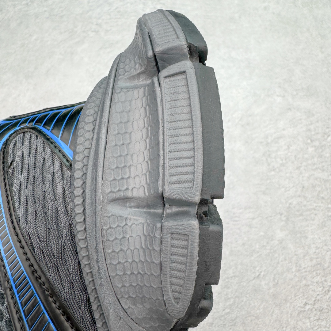 图片[14]-＃VG零售版 BALENCIAGA 3XL Sneakers 巴黎世家十代网布系带低帮走秀复古老爹鞋 全套原纸板楦头开发 最原汁原味的灵魂版型 全鞋荧光划线卡点 胶水把控整洁度追求极致完美 每一双都是工艺品 多重QC质检 超越公司货的品控标准 实实在在的免检产品 原盒原配 正确字体电绣 粗细、位置、大小正确 侧边TPU 透气孔匹配意产原版 正确分离大底 TPU软底 原版一致大底LOGO 立体感十足 原厂皮料水洗做旧 采购原厂网纱 不含皮革 网布材料和聚氨酯 磨损效果 鞋头边缘和后帮 Balenciaga 徽标 鞋面和后跟凸印尺码 鞋舌 3XL 橡胶品牌标识和反光细节 鞋帮拉袢和鞋舌拉祥 配反光细节 备用鞋带在鞋履前侧 可在穿着前取下 便于不同造型搭配 正常尺码 尺码：35 36 37 38 39 40 41 42 43 44 45 46-选品中心