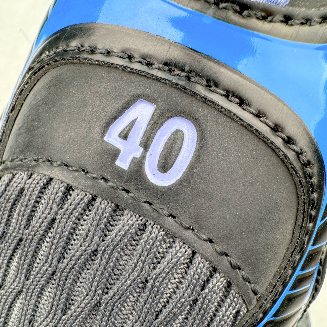 图片[12]-＃VG零售版 BALENCIAGA 3XL Sneakers 巴黎世家十代网布系带低帮走秀复古老爹鞋 全套原纸板楦头开发 最原汁原味的灵魂版型 全鞋荧光划线卡点 胶水把控整洁度追求极致完美 每一双都是工艺品 多重QC质检 超越公司货的品控标准 实实在在的免检产品 原盒原配 正确字体电绣 粗细、位置、大小正确 侧边TPU 透气孔匹配意产原版 正确分离大底 TPU软底 原版一致大底LOGO 立体感十足 原厂皮料水洗做旧 采购原厂网纱 不含皮革 网布材料和聚氨酯 磨损效果 鞋头边缘和后帮 Balenciaga 徽标 鞋面和后跟凸印尺码 鞋舌 3XL 橡胶品牌标识和反光细节 鞋帮拉袢和鞋舌拉祥 配反光细节 备用鞋带在鞋履前侧 可在穿着前取下 便于不同造型搭配 正常尺码 尺码：35 36 37 38 39 40 41 42 43 44 45 46-选品中心