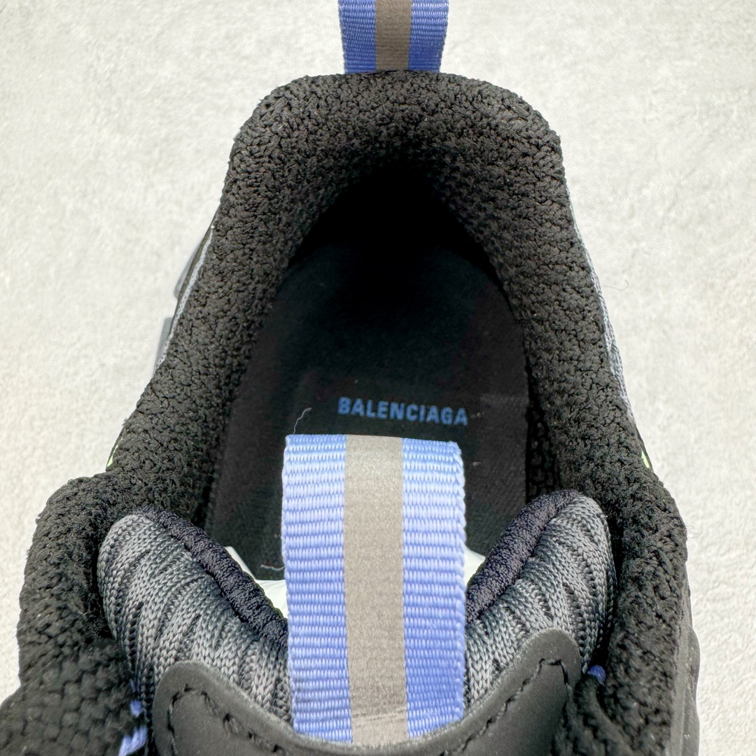 图片[15]-＃VG零售版 BALENCIAGA 3XL Sneakers 巴黎世家十代网布系带低帮走秀复古老爹鞋 全套原纸板楦头开发 最原汁原味的灵魂版型 全鞋荧光划线卡点 胶水把控整洁度追求极致完美 每一双都是工艺品 多重QC质检 超越公司货的品控标准 实实在在的免检产品 原盒原配 正确字体电绣 粗细、位置、大小正确 侧边TPU 透气孔匹配意产原版 正确分离大底 TPU软底 原版一致大底LOGO 立体感十足 原厂皮料水洗做旧 采购原厂网纱 不含皮革 网布材料和聚氨酯 磨损效果 鞋头边缘和后帮 Balenciaga 徽标 鞋面和后跟凸印尺码 鞋舌 3XL 橡胶品牌标识和反光细节 鞋帮拉袢和鞋舌拉祥 配反光细节 备用鞋带在鞋履前侧 可在穿着前取下 便于不同造型搭配 正常尺码 尺码：35 36 37 38 39 40 41 42 43 44 45 46-选品中心