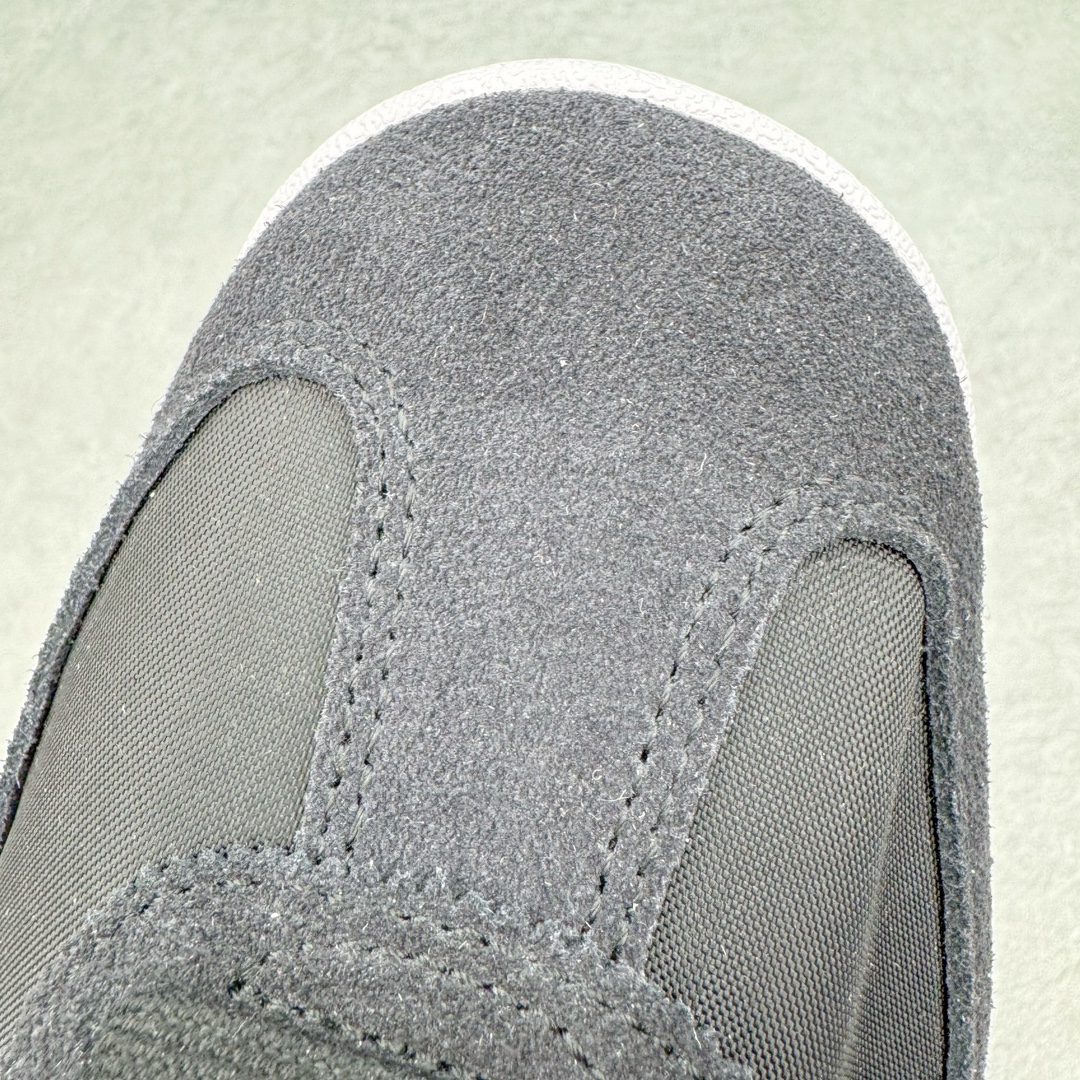 图片[16]-＃CS AD Wmns SL72 OG 系列德训足球风百搭低帮休闲运动板鞋 JI1282 采用高弹EVA+MODEL+RB三层组合底 区别市面RB一体大底 三层组合鞋底重量与原鞋一致 Originals 将有「T 头鞋」造型的诞生于 1972 年的 SL72 鞋款复刻带回 各位买鞋又有新选择了 1972 年 SL72 问世后 引领了后来阿迪达斯的跑鞋发展方向 其中「SL」代表了 Super Light 彰显了产品轻便的特性 1972 年 SL72 问世后 引领了后来阿迪达斯的跑鞋发展方向 其中「SL」代表了 Super Light 彰显了产品轻便的特性 这次 Originals 延续其轻质经典的基因 带来男女两款 SL72 男生款带来 SL72 RS 鞋型 RS 意为 Reshaped（重塑）鞋款在保留了经典的外观基础上 在尼龙材质里增加了填充物 使鞋型更加挺立和饱满 鞋头则更加圆润 鞋底的 EVA 材质则增加了鞋款的高度 女生款则带来 SL72 OG W 鞋型 OG 顾名思义则是致敬经典款式 相较于 RS（Reshaped）鞋款 鞋身更加纤细 其整体鞋身轮廓、线条、细节、材质上尊崇 70 年代 SL72 的设计 还原经典味道 尺码：36 36⅔ 37⅓ 38 38⅔ 39⅓ 40 40⅔ 41⅓ 42 42⅔ 43⅓ 44 44⅔ 45-选品中心