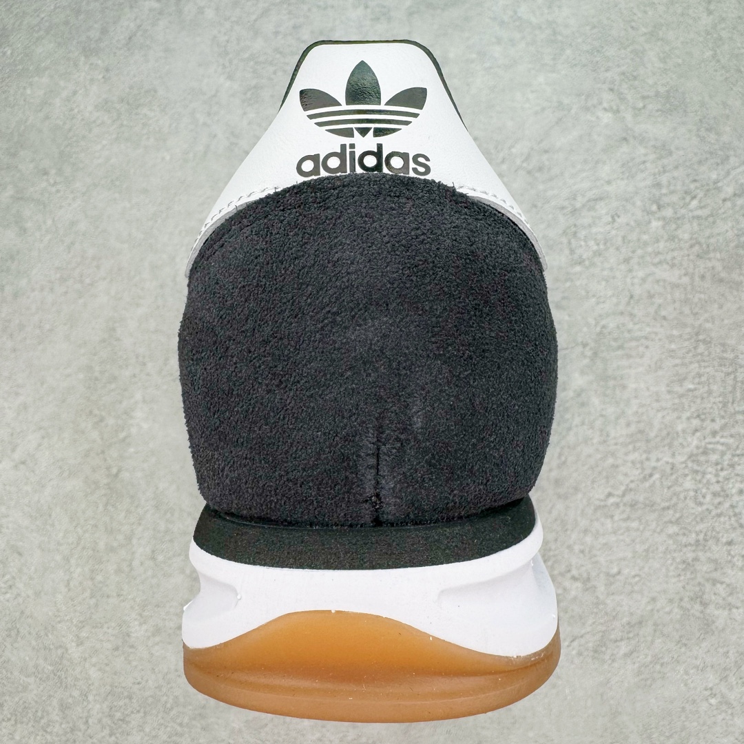 图片[8]-＃CS AD Wmns SL72 OG 系列德训足球风百搭低帮休闲运动板鞋 JI1282 采用高弹EVA+MODEL+RB三层组合底 区别市面RB一体大底 三层组合鞋底重量与原鞋一致 Originals 将有「T 头鞋」造型的诞生于 1972 年的 SL72 鞋款复刻带回 各位买鞋又有新选择了 1972 年 SL72 问世后 引领了后来阿迪达斯的跑鞋发展方向 其中「SL」代表了 Super Light 彰显了产品轻便的特性 1972 年 SL72 问世后 引领了后来阿迪达斯的跑鞋发展方向 其中「SL」代表了 Super Light 彰显了产品轻便的特性 这次 Originals 延续其轻质经典的基因 带来男女两款 SL72 男生款带来 SL72 RS 鞋型 RS 意为 Reshaped（重塑）鞋款在保留了经典的外观基础上 在尼龙材质里增加了填充物 使鞋型更加挺立和饱满 鞋头则更加圆润 鞋底的 EVA 材质则增加了鞋款的高度 女生款则带来 SL72 OG W 鞋型 OG 顾名思义则是致敬经典款式 相较于 RS（Reshaped）鞋款 鞋身更加纤细 其整体鞋身轮廓、线条、细节、材质上尊崇 70 年代 SL72 的设计 还原经典味道 尺码：36 36⅔ 37⅓ 38 38⅔ 39⅓ 40 40⅔ 41⅓ 42 42⅔ 43⅓ 44 44⅔ 45-选品中心