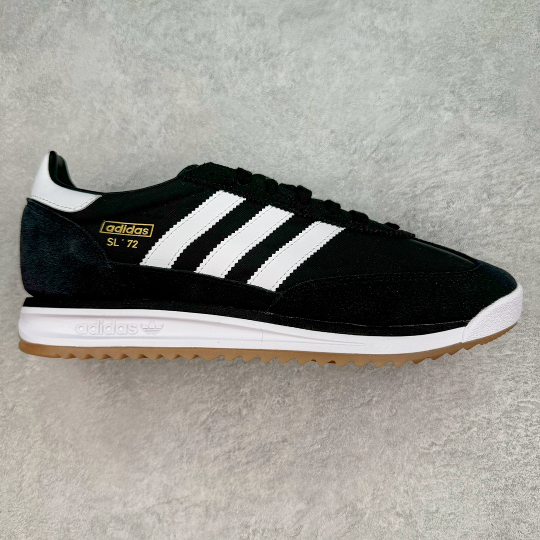 ＃CS AD Wmns SL72 OG 系列德训足球风百搭低帮休闲运动板鞋 JI1282 采用高弹EVA+MODEL+RB三层组合底 区别市面RB一体大底 三层组合鞋底重量与原鞋一致 Originals 将有「T 头鞋」造型的诞生于 1972 年的 SL72 鞋款复刻带回 各位买鞋又有新选择了 1972 年 SL72 问世后 引领了后来阿迪达斯的跑鞋发展方向 其中「SL」代表了 Super Light 彰显了产品轻便的特性 1972 年 SL72 问世后 引领了后来阿迪达斯的跑鞋发展方向 其中「SL」代表了 Super Light 彰显了产品轻便的特性 这次 Originals 延续其轻质经典的基因 带来男女两款 SL72 男生款带来 SL72 RS 鞋型 RS 意为 Reshaped（重塑）鞋款在保留了经典的外观基础上 在尼龙材质里增加了填充物 使鞋型更加挺立和饱满 鞋头则更加圆润 鞋底的 EVA 材质则增加了鞋款的高度 女生款则带来 SL72 OG W 鞋型 OG 顾名思义则是致敬经典款式 相较于 RS（Reshaped）鞋款 鞋身更加纤细 其整体鞋身轮廓、线条、细节、材质上尊崇 70 年代 SL72 的设计 还原经典味道 尺码：36 36⅔ 37⅓ 38 38⅔ 39⅓ 40 40⅔ 41⅓ 42 42⅔ 43⅓ 44 44⅔ 45-选品中心