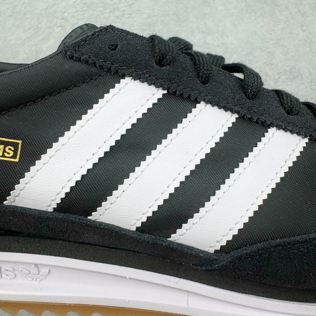 图片[19]-＃CS AD Wmns SL72 OG 系列德训足球风百搭低帮休闲运动板鞋 JI1282 采用高弹EVA+MODEL+RB三层组合底 区别市面RB一体大底 三层组合鞋底重量与原鞋一致 Originals 将有「T 头鞋」造型的诞生于 1972 年的 SL72 鞋款复刻带回 各位买鞋又有新选择了 1972 年 SL72 问世后 引领了后来阿迪达斯的跑鞋发展方向 其中「SL」代表了 Super Light 彰显了产品轻便的特性 1972 年 SL72 问世后 引领了后来阿迪达斯的跑鞋发展方向 其中「SL」代表了 Super Light 彰显了产品轻便的特性 这次 Originals 延续其轻质经典的基因 带来男女两款 SL72 男生款带来 SL72 RS 鞋型 RS 意为 Reshaped（重塑）鞋款在保留了经典的外观基础上 在尼龙材质里增加了填充物 使鞋型更加挺立和饱满 鞋头则更加圆润 鞋底的 EVA 材质则增加了鞋款的高度 女生款则带来 SL72 OG W 鞋型 OG 顾名思义则是致敬经典款式 相较于 RS（Reshaped）鞋款 鞋身更加纤细 其整体鞋身轮廓、线条、细节、材质上尊崇 70 年代 SL72 的设计 还原经典味道 尺码：36 36⅔ 37⅓ 38 38⅔ 39⅓ 40 40⅔ 41⅓ 42 42⅔ 43⅓ 44 44⅔ 45-选品中心