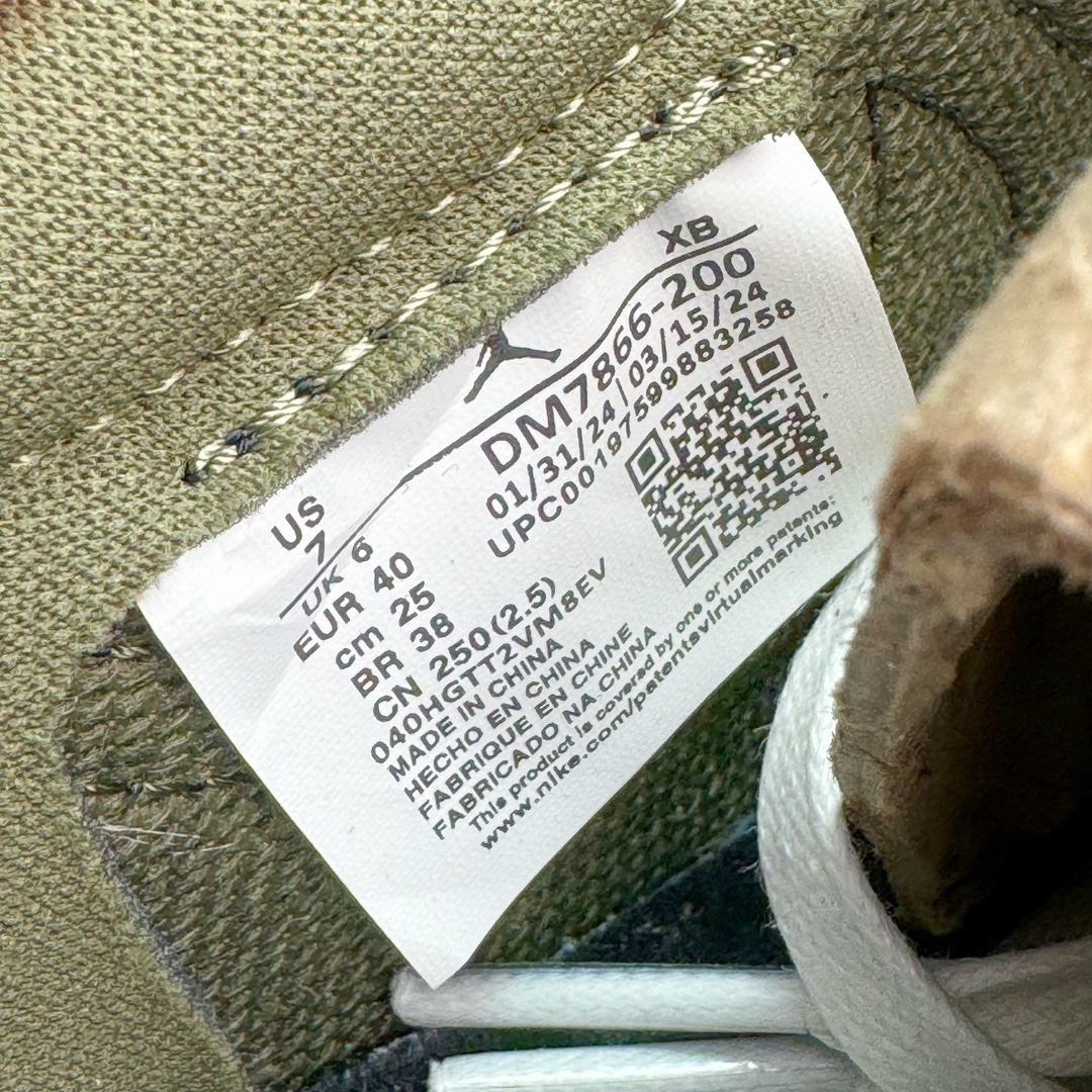 图片[12]-＃KZ神版特价 Travis Scott x Air Jordan AJ1 Low OG SP TS联名倒钩8.0低帮 白橄榄绿 DM7866-200 毫无疑问市场中端王者 耗时半年巨作 全套原纸板楦头开发 确保原汁原味 完美呈现倒钩版型 原档案转印油墨一体 东莞原厂磨具大底独家尺码35.5 48.5 一码一磨具拒绝假半码 此版本只针对中端市场 皮料材质有所更替 其他数据细节工艺流程均保持一致 绝不口嗨 细节品控鞋型随意秒杀市面3XX 4XX 原盒原配 外盒透明胶套 内侧字体 工整带凹凸感 原厂拉帮工艺 针距密度一致 后跟弧度收口自然不对折 极致一眼正品既视感 进口玻璃冲刀皮料裁剪零毛边 承诺百分百一致原鞋 全鞋电脑针车工艺 进口港宝加持 后跟自然饱满 全鞋荧光划线卡点 追求极致完美 每一双都是工艺品 多重QC质检 超越公司货的品控标准 实实在在的免检产品 尺码：35.5 36 36.5 37.5 38 38.5 39 40 40.5 41 42 42.5 43 44 44.5 45 46 47.5 48.5-选品中心