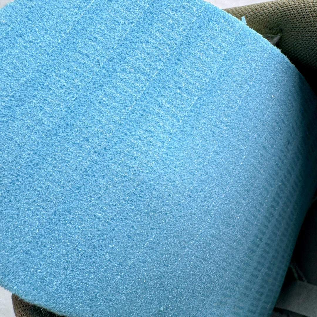 图片[10]-＃KZ神版特价 Travis Scott x Air Jordan AJ1 Low OG SP TS联名倒钩8.0低帮 白橄榄绿 DM7866-200 毫无疑问市场中端王者 耗时半年巨作 全套原纸板楦头开发 确保原汁原味 完美呈现倒钩版型 原档案转印油墨一体 东莞原厂磨具大底独家尺码35.5 48.5 一码一磨具拒绝假半码 此版本只针对中端市场 皮料材质有所更替 其他数据细节工艺流程均保持一致 绝不口嗨 细节品控鞋型随意秒杀市面3XX 4XX 原盒原配 外盒透明胶套 内侧字体 工整带凹凸感 原厂拉帮工艺 针距密度一致 后跟弧度收口自然不对折 极致一眼正品既视感 进口玻璃冲刀皮料裁剪零毛边 承诺百分百一致原鞋 全鞋电脑针车工艺 进口港宝加持 后跟自然饱满 全鞋荧光划线卡点 追求极致完美 每一双都是工艺品 多重QC质检 超越公司货的品控标准 实实在在的免检产品 尺码：35.5 36 36.5 37.5 38 38.5 39 40 40.5 41 42 42.5 43 44 44.5 45 46 47.5 48.5-选品中心