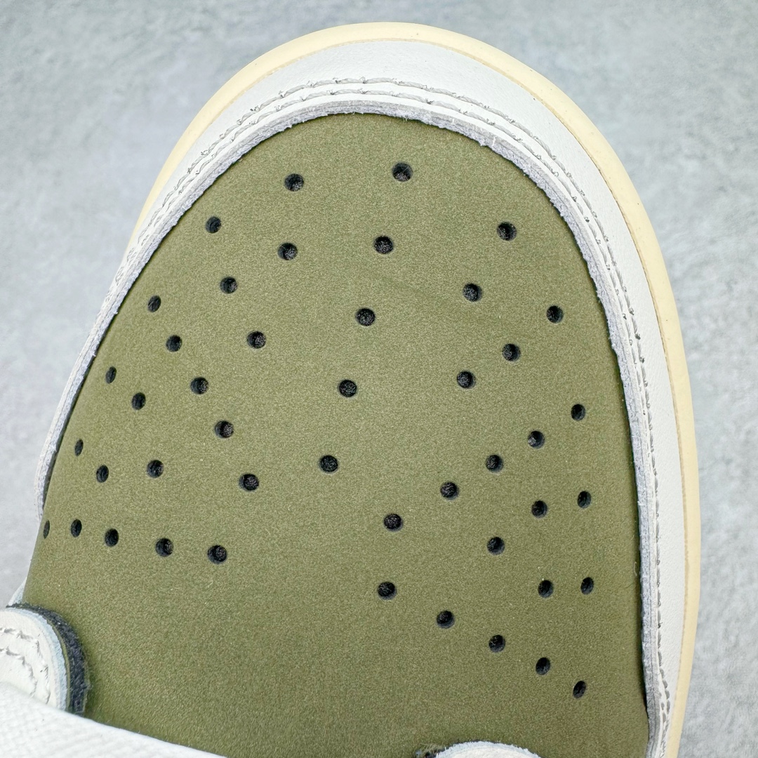 图片[17]-＃KZ神版特价 Travis Scott x Air Jordan AJ1 Low OG SP TS联名倒钩8.0低帮 白橄榄绿 DM7866-200 毫无疑问市场中端王者 耗时半年巨作 全套原纸板楦头开发 确保原汁原味 完美呈现倒钩版型 原档案转印油墨一体 东莞原厂磨具大底独家尺码35.5 48.5 一码一磨具拒绝假半码 此版本只针对中端市场 皮料材质有所更替 其他数据细节工艺流程均保持一致 绝不口嗨 细节品控鞋型随意秒杀市面3XX 4XX 原盒原配 外盒透明胶套 内侧字体 工整带凹凸感 原厂拉帮工艺 针距密度一致 后跟弧度收口自然不对折 极致一眼正品既视感 进口玻璃冲刀皮料裁剪零毛边 承诺百分百一致原鞋 全鞋电脑针车工艺 进口港宝加持 后跟自然饱满 全鞋荧光划线卡点 追求极致完美 每一双都是工艺品 多重QC质检 超越公司货的品控标准 实实在在的免检产品 尺码：35.5 36 36.5 37.5 38 38.5 39 40 40.5 41 42 42.5 43 44 44.5 45 46 47.5 48.5-选品中心
