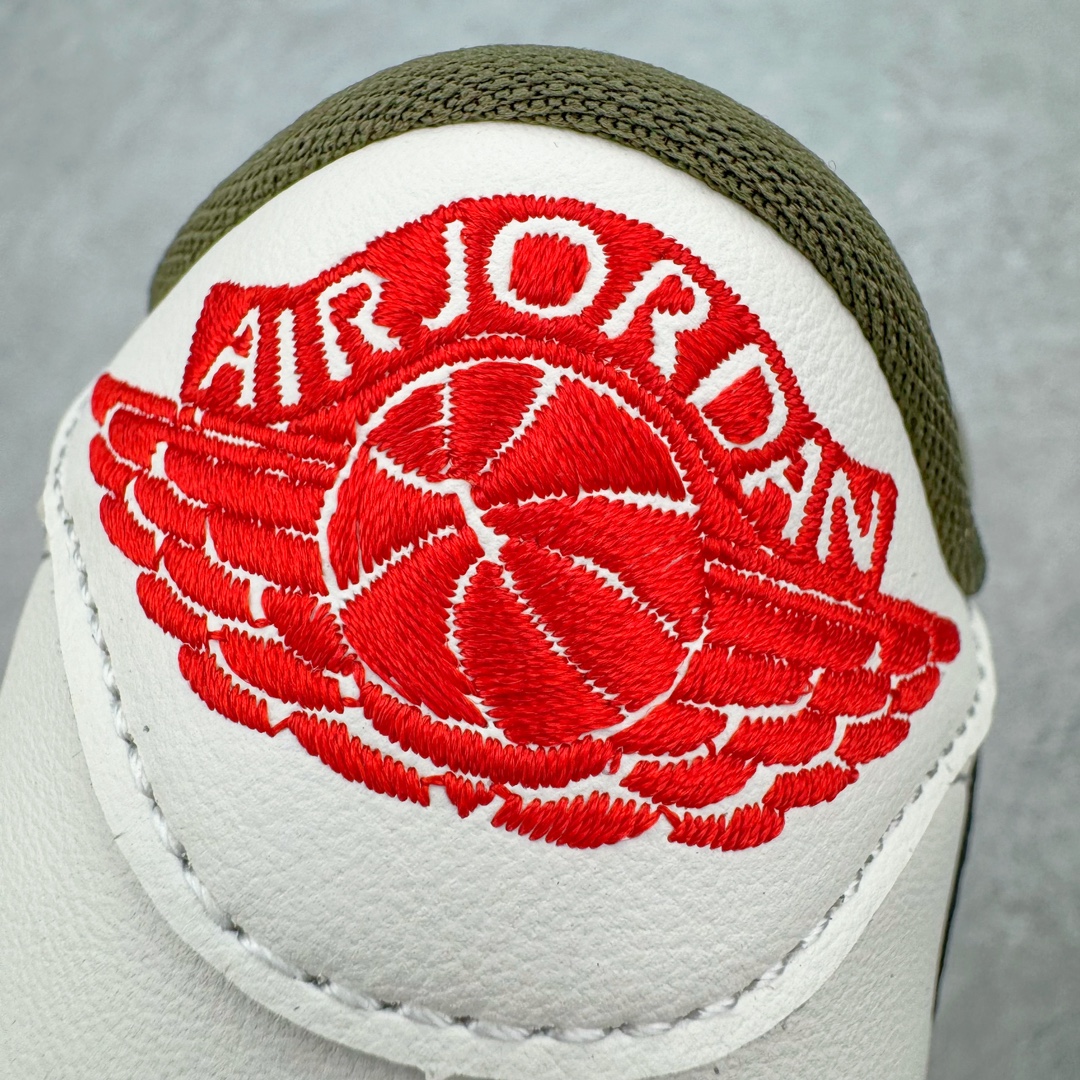 图片[16]-＃KZ神版特价 Travis Scott x Air Jordan AJ1 Low OG SP TS联名倒钩8.0低帮 白橄榄绿 DM7866-200 毫无疑问市场中端王者 耗时半年巨作 全套原纸板楦头开发 确保原汁原味 完美呈现倒钩版型 原档案转印油墨一体 东莞原厂磨具大底独家尺码35.5 48.5 一码一磨具拒绝假半码 此版本只针对中端市场 皮料材质有所更替 其他数据细节工艺流程均保持一致 绝不口嗨 细节品控鞋型随意秒杀市面3XX 4XX 原盒原配 外盒透明胶套 内侧字体 工整带凹凸感 原厂拉帮工艺 针距密度一致 后跟弧度收口自然不对折 极致一眼正品既视感 进口玻璃冲刀皮料裁剪零毛边 承诺百分百一致原鞋 全鞋电脑针车工艺 进口港宝加持 后跟自然饱满 全鞋荧光划线卡点 追求极致完美 每一双都是工艺品 多重QC质检 超越公司货的品控标准 实实在在的免检产品 尺码：35.5 36 36.5 37.5 38 38.5 39 40 40.5 41 42 42.5 43 44 44.5 45 46 47.5 48.5-选品中心