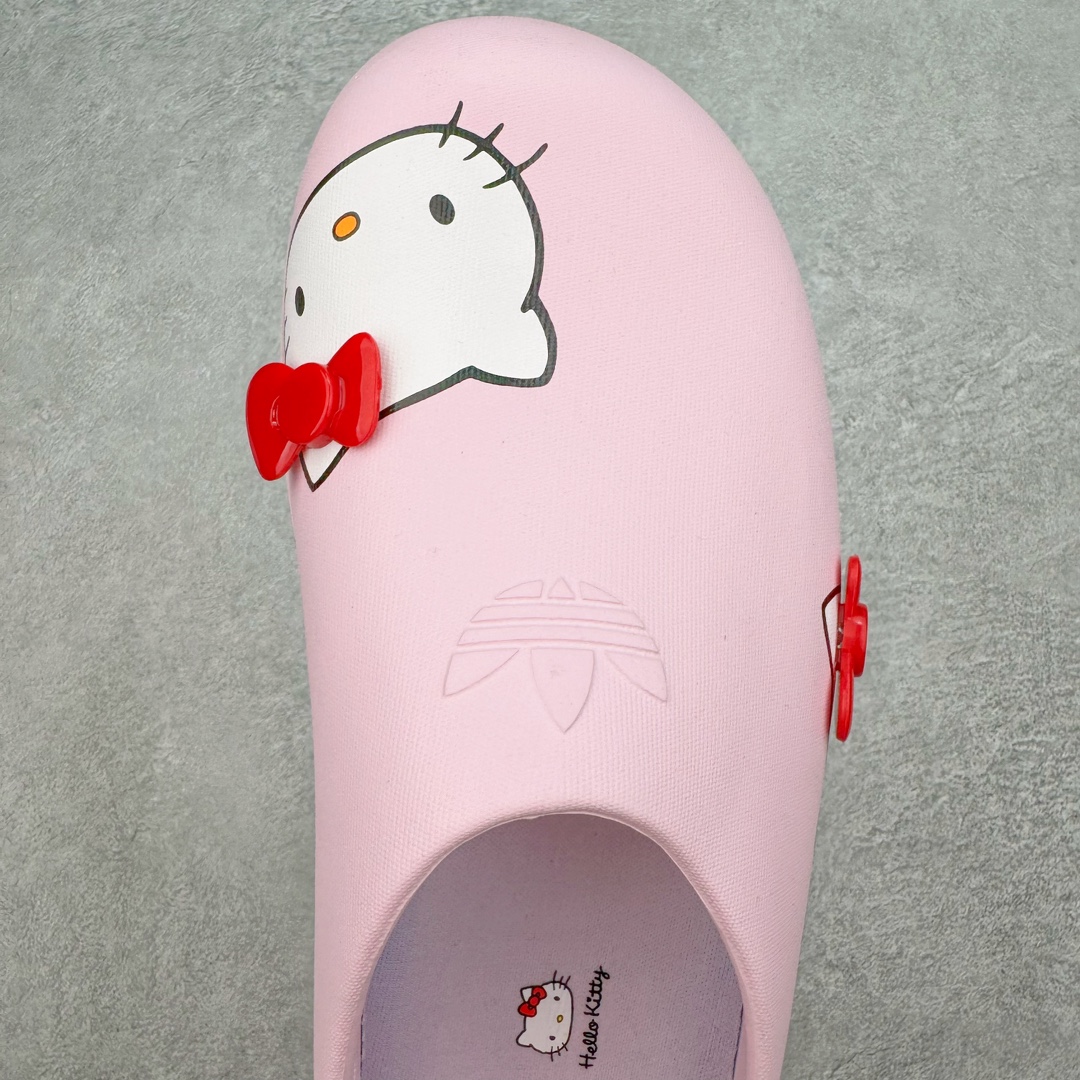 图片[4]-＃H11 AD Originals AdiFOM Stan Smith Mule 防滑耐磨轻便运动凉鞋穆勒厨师鞋 Hallo kitty 粉色 IG4446 重金购入原鞋及原档案磨具生产指令开发 鞋头部位凹凸有致 横向大面积波浪纹理 后跟Logo 凹凸明显 轮廓分明 描漆定位精准 公整无偏差不溢出 LOGO内侧钢印清晰工整 原厂磨具全鞋无多余毛边 同源公司EVA粒子环保塑料 原厂指令配方 无任何异味 弹性卡色均保持原鞋一致 匠心打造 鞋口弧度大小 鞋面色泽质感同步原鞋 LOGO内侧钢印清晰工整 中底部分带原厂钢印编号 原厂Ortholite欧斯莱鞋垫 区别掉渣海玻璃鞋垫 吸汗防臭的效果无法相提并论 原厂定制原标 同比ZP 符合人体设计 轻松脚感 一穿即走 这款拖鞋旨在致敬经典的Stan Smith 简约鞋面和后跟细节灵感源于原版 并通过厚实的比例和超光滑的触感 带来现代风格的革新 采用含有甘蔗制成的泡沫材料 心系环保 摆脱绑带或鞋带束缚 易于穿脱 保持舒适 采用天然可再生材料 旨在帮助减少塑料污染 偏小一码 尺码：36 37 38 39 40 41 42 43 44-选品中心