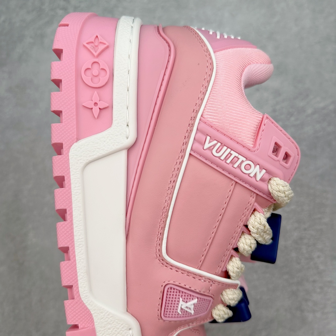 图片[6]-lv Trainer Maxi 小胖丁系列面包鞋 驴牌23S时尚走秀款 原版购入开发历时半年开发打造 原版完美楦型 多次调试 达到还原99% 鞋面独家订制细柔小牛皮 厚实织物鞋带 独家私模超轻TPU大底 原配扣子串珠 正确原装黄色鞋盒 正确中底印花 鞋面印花3D高频深度立体 全鞋电脑针车 紧密相连 针距密度一致 皮面裁剪部位 统一油边封口工艺 备受瞩目火热面包鞋再次拉满流量 各地网红上脚 立体饱满的彩色面包鞋身 超大版型重新诠释了 Virgil Abloh大热lv运动时装鞋 完美增高5CM Size 36 37 38 39 40 41 42 43 44 45-选品中心