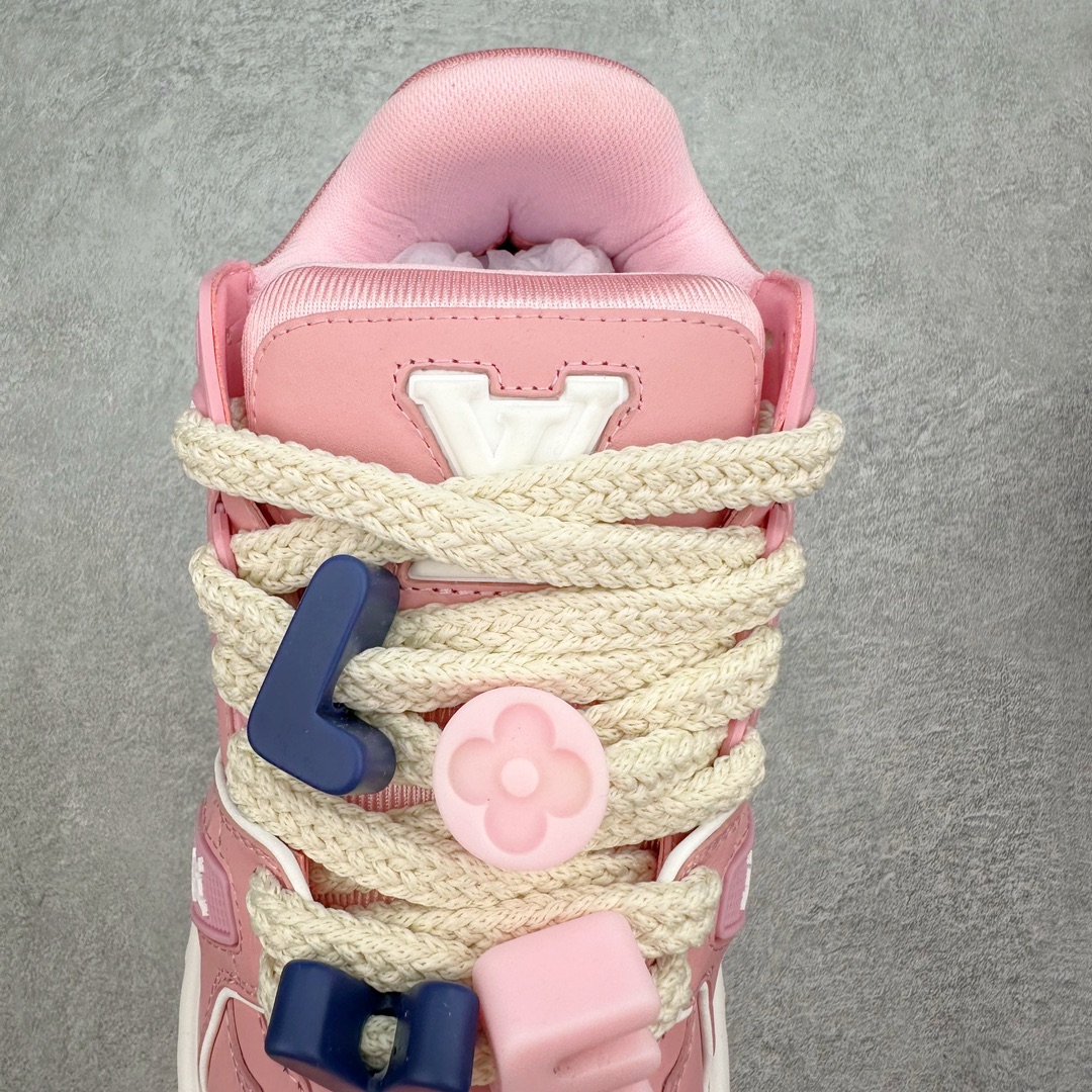 图片[5]-lv Trainer Maxi 小胖丁系列面包鞋 驴牌23S时尚走秀款 原版购入开发历时半年开发打造 原版完美楦型 多次调试 达到还原99% 鞋面独家订制细柔小牛皮 厚实织物鞋带 独家私模超轻TPU大底 原配扣子串珠 正确原装黄色鞋盒 正确中底印花 鞋面印花3D高频深度立体 全鞋电脑针车 紧密相连 针距密度一致 皮面裁剪部位 统一油边封口工艺 备受瞩目火热面包鞋再次拉满流量 各地网红上脚 立体饱满的彩色面包鞋身 超大版型重新诠释了 Virgil Abloh大热lv运动时装鞋 完美增高5CM Size 36 37 38 39 40 41 42 43 44 45-选品中心