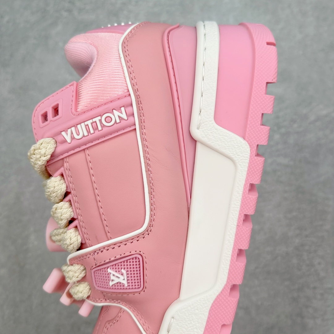 图片[7]-lv Trainer Maxi 小胖丁系列面包鞋 驴牌23S时尚走秀款 原版购入开发历时半年开发打造 原版完美楦型 多次调试 达到还原99% 鞋面独家订制细柔小牛皮 厚实织物鞋带 独家私模超轻TPU大底 原配扣子串珠 正确原装黄色鞋盒 正确中底印花 鞋面印花3D高频深度立体 全鞋电脑针车 紧密相连 针距密度一致 皮面裁剪部位 统一油边封口工艺 备受瞩目火热面包鞋再次拉满流量 各地网红上脚 立体饱满的彩色面包鞋身 超大版型重新诠释了 Virgil Abloh大热lv运动时装鞋 完美增高5CM Size 36 37 38 39 40 41 42 43 44 45-选品中心