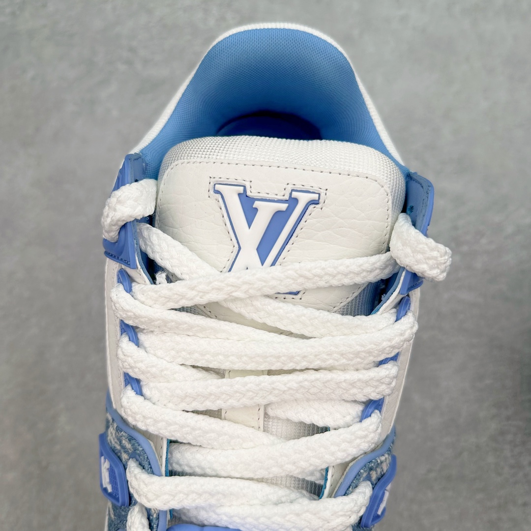 图片[5]-＃GD广顶 Louis Vuitton Trainer Maxi路易威登时装走秀运动时尚板鞋 小胖丁面包鞋 外贸零售特供批次 2023全新纸板数据 印花高频效果碾压市面 市售天花板产物 耗时半年巨作 全套原厂新版原纸板楦头开发 原厂特供皮料加持 市场所有版本中综合最强的货品 GD实力大厂出品 全网最全配色更新最快 最成熟的做工稳定的品控 完美鞋型超高的清洁度 零毛边线头瑕疵 全套原楦原纸版原鞋开模 全网最具灵魂的版型 正确原装黄色鞋盒 正确中底印花 鞋面印花3D高频深度立体 全鞋电脑针车 紧密相连 针距密度一致 环保乳胶注塑鞋垫 厚度脚感还原原版 皮面裁剪部位 统一油边封口工艺 原装橡胶大底含胶量大底组合零偏差 专柜全套包装 防尘袋 说明书 质保卡 男女鞋 尺码：35 36 37 38 39 40 41 42 43 44 45-选品中心