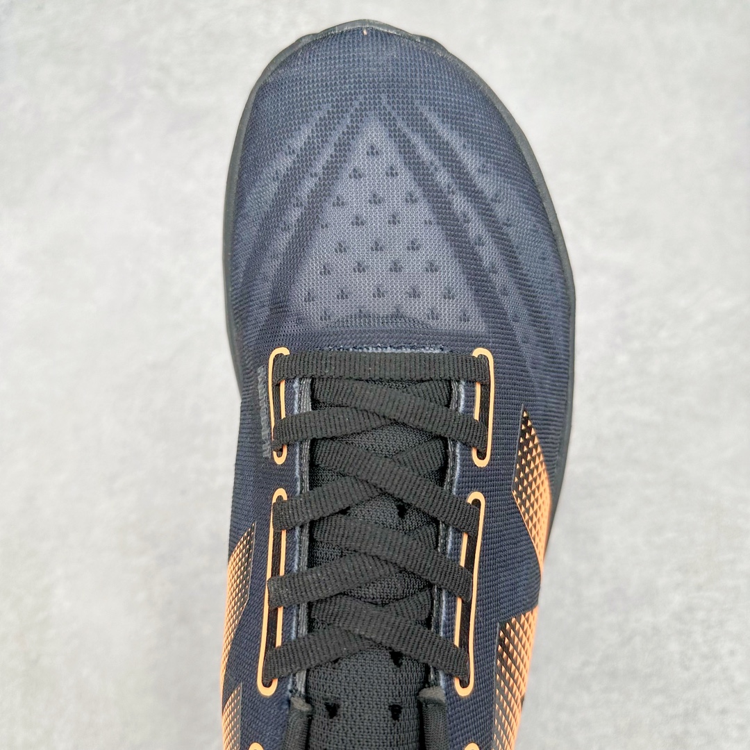 图片[4]-＃C版 NEW BALANCE Rebel FuelCell Rebel V4 SuperComp Elite 精英版内置碳板 舒适时尚织物减震耐磨低帮马拉松轻量化跑步鞋 NB新百伦于 2019 年夏天首次发布了 Rebel 在制鞋业仍在向强调能量回报的弹力泡沫转变的时候 Rebel 确实是一个叛逆者 快进到 2024 年 Rebel v4 承诺通过重新配制的中底化合物和更高的堆叠高度提供更轻、更有弹性的跑步体验 就像New Balance SC Elite v4一样 Rebel v4 提供了完全重新设计的中底化合物 最新的混合物将 New Balance 专有的 FuelCell 泡沫（TPU 和 EVA 的混合物）与 PEBA 泡沫相结合 带来更弹跳的跑步体验 PEBA是一种超轻 高性能的泡沫 通常出现在镀碳超级鞋中 New Balance Rebel v4、ASICS Novablast 4和Brooks Hyperion Max都是精力充沛的无电镀运动鞋 在速度锻炼和快节奏中大放异彩 这三款鞋都依靠它们的中底泡沫和轻微的摇杆形状来创造一种向前滚动的感觉 而且虽然这些鞋子在堆叠高度和重量方面各不相同 但它们提供了相似的软硬比例 有足够的流行力来加快步伐 尺码：36 37 37.5 38 38.5 39.5 40 40.5 41.5 42 42.5 43 44 45-选品中心