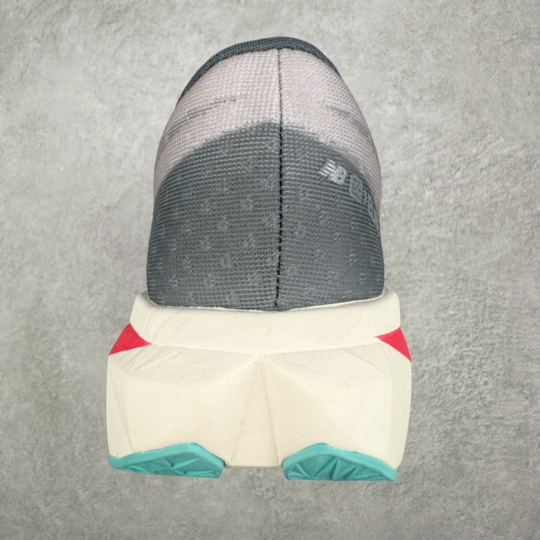 图片[8]-＃C版 NEW BALANCE Rebel FuelCell Rebel V4 SuperComp Elite 精英版内置碳板 舒适时尚织物减震耐磨低帮马拉松轻量化跑步鞋 NB新百伦于 2019 年夏天首次发布了 Rebel 在制鞋业仍在向强调能量回报的弹力泡沫转变的时候 Rebel 确实是一个叛逆者 快进到 2024 年 Rebel v4 承诺通过重新配制的中底化合物和更高的堆叠高度提供更轻、更有弹性的跑步体验 就像New Balance SC Elite v4一样 Rebel v4 提供了完全重新设计的中底化合物 最新的混合物将 New Balance 专有的 FuelCell 泡沫（TPU 和 EVA 的混合物）与 PEBA 泡沫相结合 带来更弹跳的跑步体验 PEBA是一种超轻 高性能的泡沫 通常出现在镀碳超级鞋中 New Balance Rebel v4、ASICS Novablast 4和Brooks Hyperion Max都是精力充沛的无电镀运动鞋 在速度锻炼和快节奏中大放异彩 这三款鞋都依靠它们的中底泡沫和轻微的摇杆形状来创造一种向前滚动的感觉 而且虽然这些鞋子在堆叠高度和重量方面各不相同 但它们提供了相似的软硬比例 有足够的流行力来加快步伐 尺码：36 37 37.5 38 38.5 39.5 40 40.5 41.5 42 42.5 43 44 45-选品中心