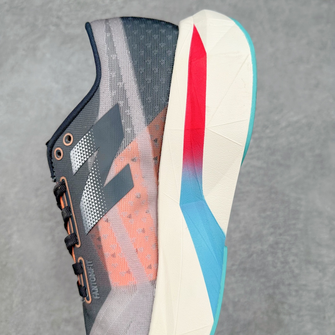 图片[7]-＃C版 NEW BALANCE Rebel FuelCell Rebel V4 SuperComp Elite 精英版内置碳板 舒适时尚织物减震耐磨低帮马拉松轻量化跑步鞋 NB新百伦于 2019 年夏天首次发布了 Rebel 在制鞋业仍在向强调能量回报的弹力泡沫转变的时候 Rebel 确实是一个叛逆者 快进到 2024 年 Rebel v4 承诺通过重新配制的中底化合物和更高的堆叠高度提供更轻、更有弹性的跑步体验 就像New Balance SC Elite v4一样 Rebel v4 提供了完全重新设计的中底化合物 最新的混合物将 New Balance 专有的 FuelCell 泡沫（TPU 和 EVA 的混合物）与 PEBA 泡沫相结合 带来更弹跳的跑步体验 PEBA是一种超轻 高性能的泡沫 通常出现在镀碳超级鞋中 New Balance Rebel v4、ASICS Novablast 4和Brooks Hyperion Max都是精力充沛的无电镀运动鞋 在速度锻炼和快节奏中大放异彩 这三款鞋都依靠它们的中底泡沫和轻微的摇杆形状来创造一种向前滚动的感觉 而且虽然这些鞋子在堆叠高度和重量方面各不相同 但它们提供了相似的软硬比例 有足够的流行力来加快步伐 尺码：36 37 37.5 38 38.5 39.5 40 40.5 41.5 42 42.5 43 44 45-选品中心