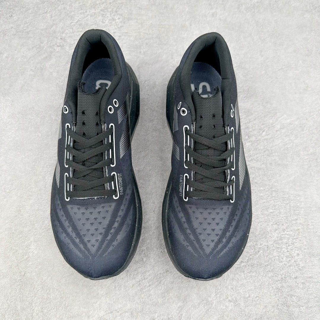 图片[2]-＃C版 NEW BALANCE Rebel FuelCell Rebel V4 SuperComp Elite 精英版内置碳板 舒适时尚织物减震耐磨低帮马拉松轻量化跑步鞋 NB新百伦于 2019 年夏天首次发布了 Rebel 在制鞋业仍在向强调能量回报的弹力泡沫转变的时候 Rebel 确实是一个叛逆者 快进到 2024 年 Rebel v4 承诺通过重新配制的中底化合物和更高的堆叠高度提供更轻、更有弹性的跑步体验 就像New Balance SC Elite v4一样 Rebel v4 提供了完全重新设计的中底化合物 最新的混合物将 New Balance 专有的 FuelCell 泡沫（TPU 和 EVA 的混合物）与 PEBA 泡沫相结合 带来更弹跳的跑步体验 PEBA是一种超轻 高性能的泡沫 通常出现在镀碳超级鞋中 New Balance Rebel v4、ASICS Novablast 4和Brooks Hyperion Max都是精力充沛的无电镀运动鞋 在速度锻炼和快节奏中大放异彩 这三款鞋都依靠它们的中底泡沫和轻微的摇杆形状来创造一种向前滚动的感觉 而且虽然这些鞋子在堆叠高度和重量方面各不相同 但它们提供了相似的软硬比例 有足够的流行力来加快步伐 尺码：36 37 37.5 38 38.5 39.5 40 40.5 41.5 42 42.5 43 44 45-选品中心