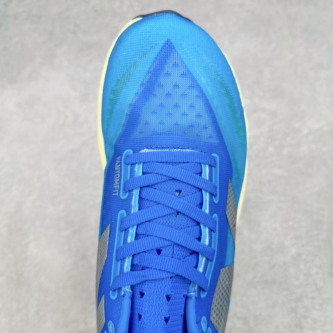 图片[4]-＃C版 NEW BALANCE Rebel FuelCell Rebel V4 SuperComp Elite 精英版内置碳板 舒适时尚织物减震耐磨低帮马拉松轻量化跑步鞋 NB新百伦于 2019 年夏天首次发布了 Rebel 在制鞋业仍在向强调能量回报的弹力泡沫转变的时候 Rebel 确实是一个叛逆者 快进到 2024 年 Rebel v4 承诺通过重新配制的中底化合物和更高的堆叠高度提供更轻、更有弹性的跑步体验 就像New Balance SC Elite v4一样 Rebel v4 提供了完全重新设计的中底化合物 最新的混合物将 New Balance 专有的 FuelCell 泡沫（TPU 和 EVA 的混合物）与 PEBA 泡沫相结合 带来更弹跳的跑步体验 PEBA是一种超轻 高性能的泡沫 通常出现在镀碳超级鞋中 New Balance Rebel v4、ASICS Novablast 4和Brooks Hyperion Max都是精力充沛的无电镀运动鞋 在速度锻炼和快节奏中大放异彩 这三款鞋都依靠它们的中底泡沫和轻微的摇杆形状来创造一种向前滚动的感觉 而且虽然这些鞋子在堆叠高度和重量方面各不相同 但它们提供了相似的软硬比例 有足够的流行力来加快步伐 尺码：36 37 37.5 38 38.5 39.5 40 40.5 41.5 42 42.5 43 44 45-选品中心