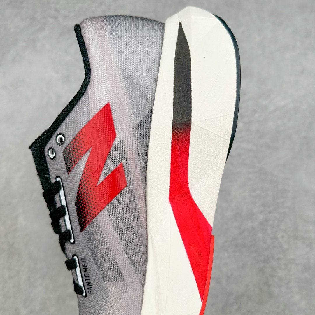 图片[7]-＃C版 NEW BALANCE Rebel FuelCell Rebel V4 SuperComp Elite 精英版内置碳板 舒适时尚织物减震耐磨低帮马拉松轻量化跑步鞋 NB新百伦于 2019 年夏天首次发布了 Rebel 在制鞋业仍在向强调能量回报的弹力泡沫转变的时候 Rebel 确实是一个叛逆者 快进到 2024 年 Rebel v4 承诺通过重新配制的中底化合物和更高的堆叠高度提供更轻、更有弹性的跑步体验 就像New Balance SC Elite v4一样 Rebel v4 提供了完全重新设计的中底化合物 最新的混合物将 New Balance 专有的 FuelCell 泡沫（TPU 和 EVA 的混合物）与 PEBA 泡沫相结合 带来更弹跳的跑步体验 PEBA是一种超轻 高性能的泡沫 通常出现在镀碳超级鞋中 New Balance Rebel v4、ASICS Novablast 4和Brooks Hyperion Max都是精力充沛的无电镀运动鞋 在速度锻炼和快节奏中大放异彩 这三款鞋都依靠它们的中底泡沫和轻微的摇杆形状来创造一种向前滚动的感觉 而且虽然这些鞋子在堆叠高度和重量方面各不相同 但它们提供了相似的软硬比例 有足够的流行力来加快步伐 尺码：36 37 37.5 38 38.5 39.5 40 40.5 41.5 42 42.5 43 44 45-选品中心