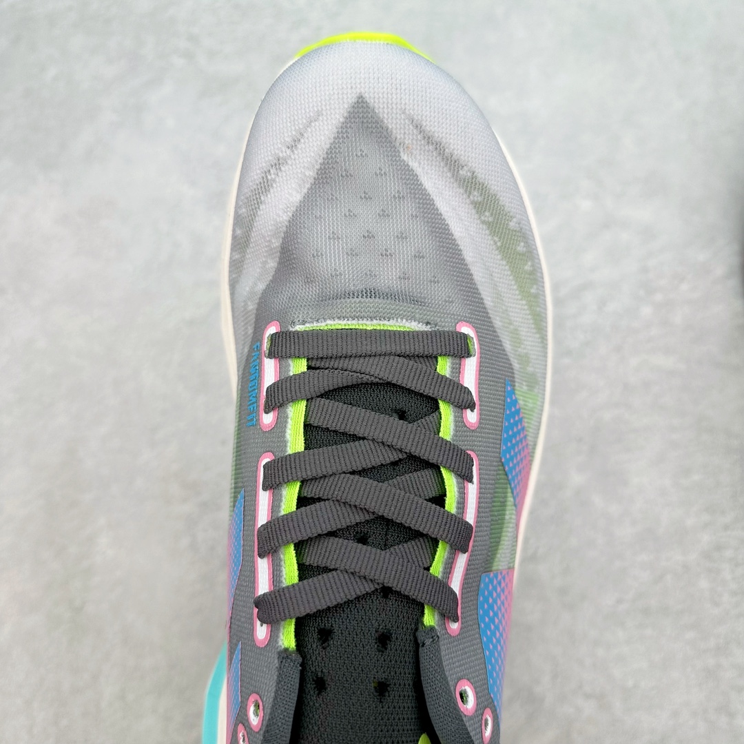 图片[4]-＃C版 NEW BALANCE Rebel FuelCell Rebel V4 SuperComp Elite 精英版内置碳板 舒适时尚织物减震耐磨低帮马拉松轻量化跑步鞋 NB新百伦于 2019 年夏天首次发布了 Rebel 在制鞋业仍在向强调能量回报的弹力泡沫转变的时候 Rebel 确实是一个叛逆者 快进到 2024 年 Rebel v4 承诺通过重新配制的中底化合物和更高的堆叠高度提供更轻、更有弹性的跑步体验 就像New Balance SC Elite v4一样 Rebel v4 提供了完全重新设计的中底化合物 最新的混合物将 New Balance 专有的 FuelCell 泡沫（TPU 和 EVA 的混合物）与 PEBA 泡沫相结合 带来更弹跳的跑步体验 PEBA是一种超轻 高性能的泡沫 通常出现在镀碳超级鞋中 New Balance Rebel v4、ASICS Novablast 4和Brooks Hyperion Max都是精力充沛的无电镀运动鞋 在速度锻炼和快节奏中大放异彩 这三款鞋都依靠它们的中底泡沫和轻微的摇杆形状来创造一种向前滚动的感觉 而且虽然这些鞋子在堆叠高度和重量方面各不相同 但它们提供了相似的软硬比例 有足够的流行力来加快步伐 尺码：36 37 37.5 38 38.5 39.5 40 40.5 41.5 42 42.5 43 44 45-选品中心