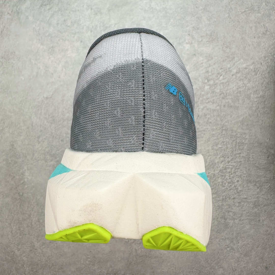 图片[8]-＃C版 NEW BALANCE Rebel FuelCell Rebel V4 SuperComp Elite 精英版内置碳板 舒适时尚织物减震耐磨低帮马拉松轻量化跑步鞋 NB新百伦于 2019 年夏天首次发布了 Rebel 在制鞋业仍在向强调能量回报的弹力泡沫转变的时候 Rebel 确实是一个叛逆者 快进到 2024 年 Rebel v4 承诺通过重新配制的中底化合物和更高的堆叠高度提供更轻、更有弹性的跑步体验 就像New Balance SC Elite v4一样 Rebel v4 提供了完全重新设计的中底化合物 最新的混合物将 New Balance 专有的 FuelCell 泡沫（TPU 和 EVA 的混合物）与 PEBA 泡沫相结合 带来更弹跳的跑步体验 PEBA是一种超轻 高性能的泡沫 通常出现在镀碳超级鞋中 New Balance Rebel v4、ASICS Novablast 4和Brooks Hyperion Max都是精力充沛的无电镀运动鞋 在速度锻炼和快节奏中大放异彩 这三款鞋都依靠它们的中底泡沫和轻微的摇杆形状来创造一种向前滚动的感觉 而且虽然这些鞋子在堆叠高度和重量方面各不相同 但它们提供了相似的软硬比例 有足够的流行力来加快步伐 尺码：36 37 37.5 38 38.5 39.5 40 40.5 41.5 42 42.5 43 44 45-选品中心