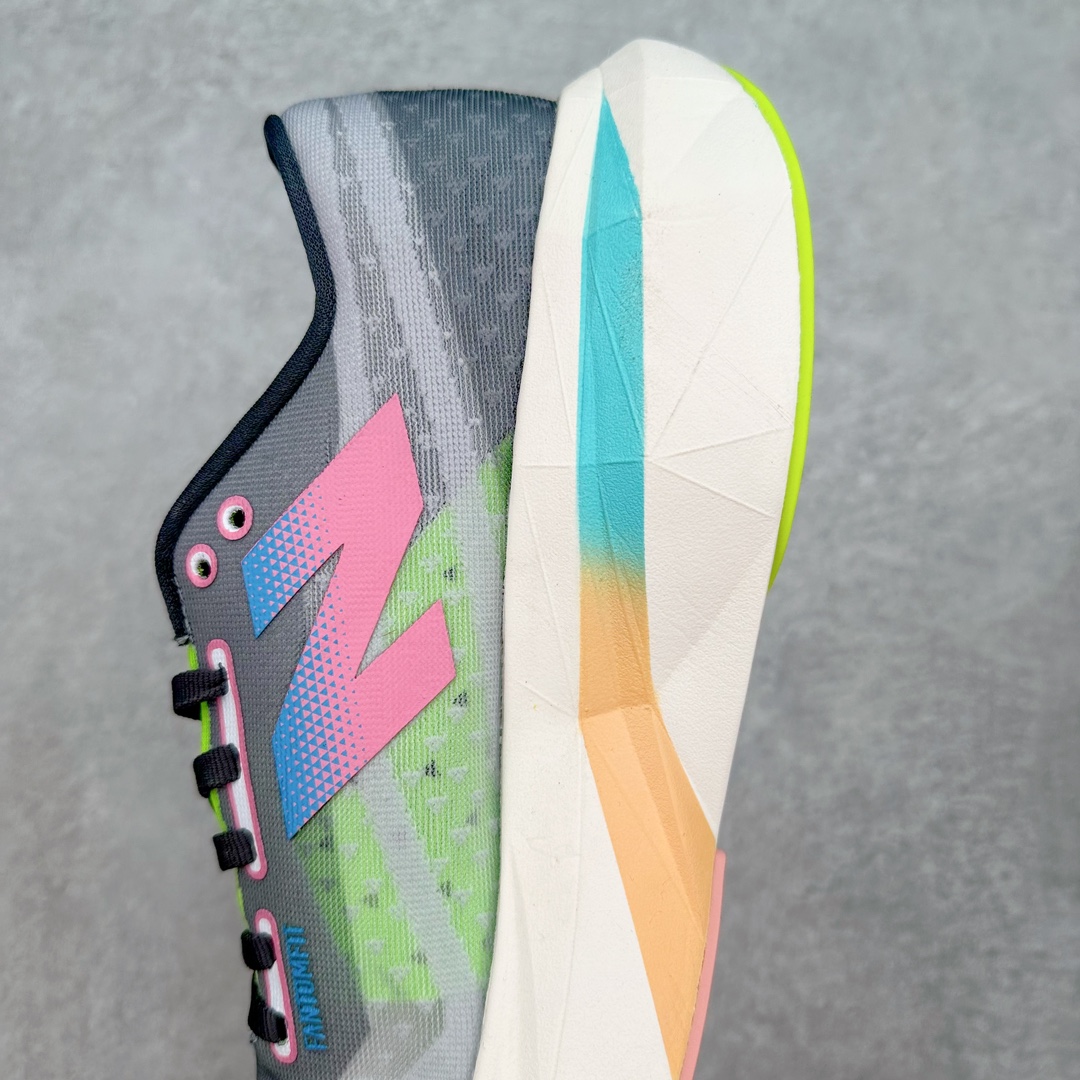 图片[7]-＃C版 NEW BALANCE Rebel FuelCell Rebel V4 SuperComp Elite 精英版内置碳板 舒适时尚织物减震耐磨低帮马拉松轻量化跑步鞋 NB新百伦于 2019 年夏天首次发布了 Rebel 在制鞋业仍在向强调能量回报的弹力泡沫转变的时候 Rebel 确实是一个叛逆者 快进到 2024 年 Rebel v4 承诺通过重新配制的中底化合物和更高的堆叠高度提供更轻、更有弹性的跑步体验 就像New Balance SC Elite v4一样 Rebel v4 提供了完全重新设计的中底化合物 最新的混合物将 New Balance 专有的 FuelCell 泡沫（TPU 和 EVA 的混合物）与 PEBA 泡沫相结合 带来更弹跳的跑步体验 PEBA是一种超轻 高性能的泡沫 通常出现在镀碳超级鞋中 New Balance Rebel v4、ASICS Novablast 4和Brooks Hyperion Max都是精力充沛的无电镀运动鞋 在速度锻炼和快节奏中大放异彩 这三款鞋都依靠它们的中底泡沫和轻微的摇杆形状来创造一种向前滚动的感觉 而且虽然这些鞋子在堆叠高度和重量方面各不相同 但它们提供了相似的软硬比例 有足够的流行力来加快步伐 尺码：36 37 37.5 38 38.5 39.5 40 40.5 41.5 42 42.5 43 44 45-选品中心