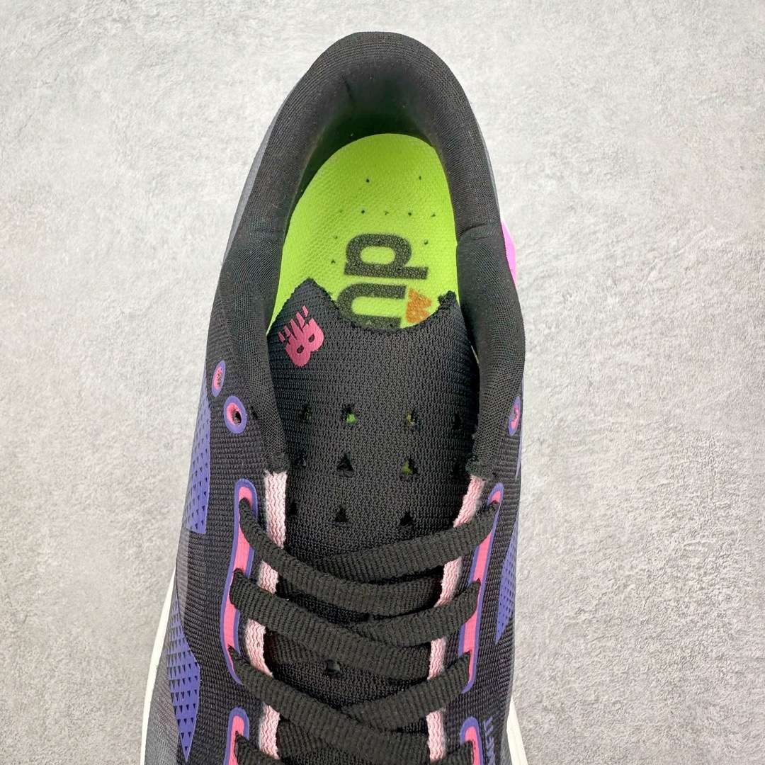 图片[5]-＃C版 NEW BALANCE Rebel FuelCell Rebel V4 SuperComp Elite 精英版内置碳板 舒适时尚织物减震耐磨低帮马拉松轻量化跑步鞋 NB新百伦于 2019 年夏天首次发布了 Rebel 在制鞋业仍在向强调能量回报的弹力泡沫转变的时候 Rebel 确实是一个叛逆者 快进到 2024 年 Rebel v4 承诺通过重新配制的中底化合物和更高的堆叠高度提供更轻、更有弹性的跑步体验 就像New Balance SC Elite v4一样 Rebel v4 提供了完全重新设计的中底化合物 最新的混合物将 New Balance 专有的 FuelCell 泡沫（TPU 和 EVA 的混合物）与 PEBA 泡沫相结合 带来更弹跳的跑步体验 PEBA是一种超轻 高性能的泡沫 通常出现在镀碳超级鞋中 New Balance Rebel v4、ASICS Novablast 4和Brooks Hyperion Max都是精力充沛的无电镀运动鞋 在速度锻炼和快节奏中大放异彩 这三款鞋都依靠它们的中底泡沫和轻微的摇杆形状来创造一种向前滚动的感觉 而且虽然这些鞋子在堆叠高度和重量方面各不相同 但它们提供了相似的软硬比例 有足够的流行力来加快步伐 尺码：36 37 37.5 38 38.5 39.5 40 40.5 41.5 42 42.5 43 44 45-选品中心