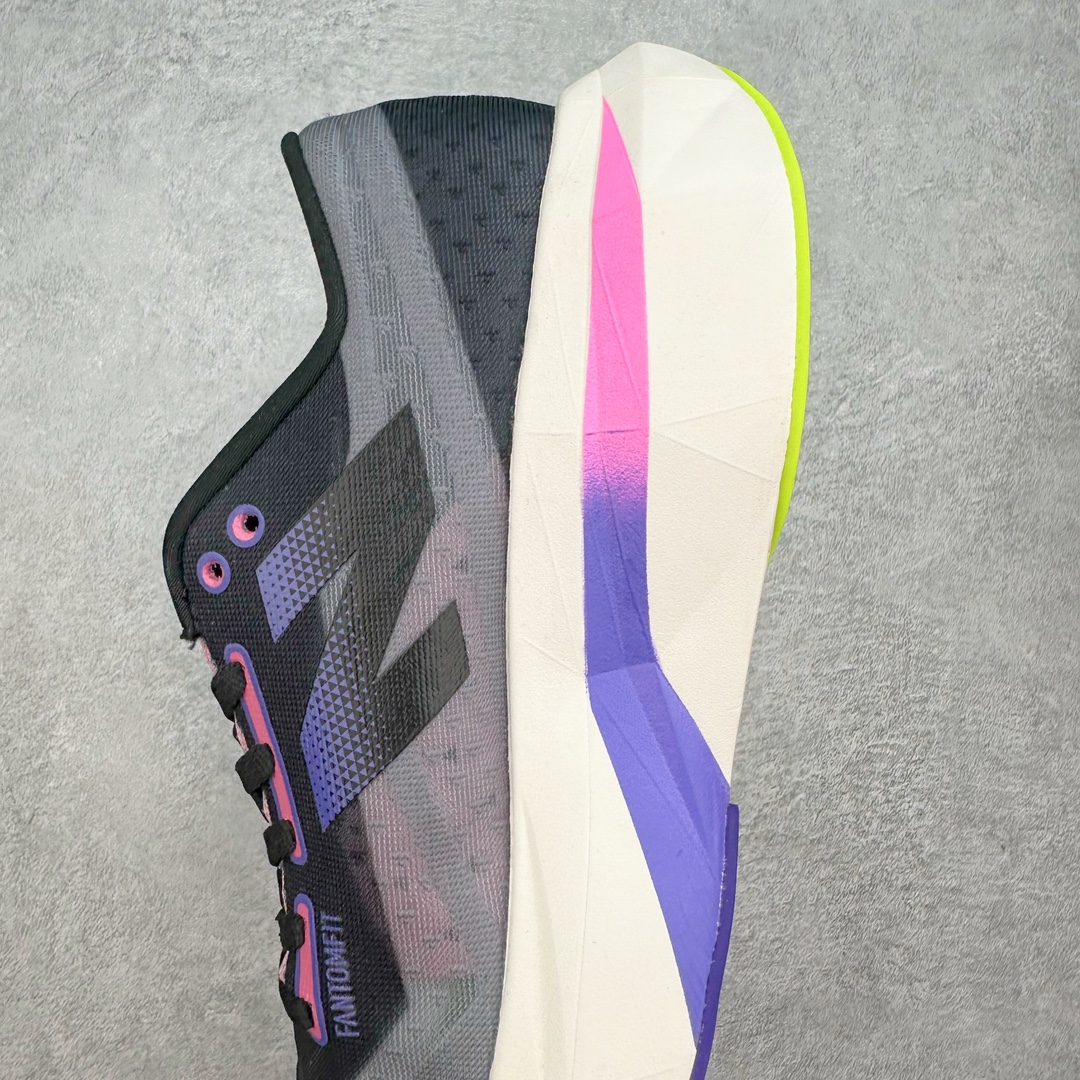 图片[7]-＃C版 NEW BALANCE Rebel FuelCell Rebel V4 SuperComp Elite 精英版内置碳板 舒适时尚织物减震耐磨低帮马拉松轻量化跑步鞋 NB新百伦于 2019 年夏天首次发布了 Rebel 在制鞋业仍在向强调能量回报的弹力泡沫转变的时候 Rebel 确实是一个叛逆者 快进到 2024 年 Rebel v4 承诺通过重新配制的中底化合物和更高的堆叠高度提供更轻、更有弹性的跑步体验 就像New Balance SC Elite v4一样 Rebel v4 提供了完全重新设计的中底化合物 最新的混合物将 New Balance 专有的 FuelCell 泡沫（TPU 和 EVA 的混合物）与 PEBA 泡沫相结合 带来更弹跳的跑步体验 PEBA是一种超轻 高性能的泡沫 通常出现在镀碳超级鞋中 New Balance Rebel v4、ASICS Novablast 4和Brooks Hyperion Max都是精力充沛的无电镀运动鞋 在速度锻炼和快节奏中大放异彩 这三款鞋都依靠它们的中底泡沫和轻微的摇杆形状来创造一种向前滚动的感觉 而且虽然这些鞋子在堆叠高度和重量方面各不相同 但它们提供了相似的软硬比例 有足够的流行力来加快步伐 尺码：36 37 37.5 38 38.5 39.5 40 40.5 41.5 42 42.5 43 44 45-选品中心