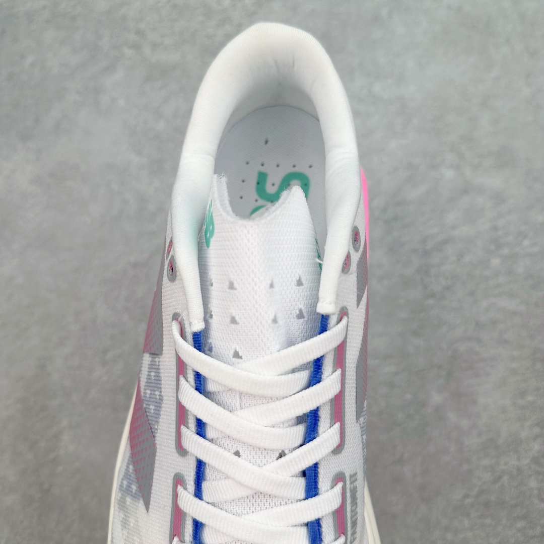 图片[5]-＃C版 NEW BALANCE Rebel FuelCell Rebel V4 SuperComp Elite 精英版内置碳板 舒适时尚织物减震耐磨低帮马拉松轻量化跑步鞋 NB新百伦于 2019 年夏天首次发布了 Rebel 在制鞋业仍在向强调能量回报的弹力泡沫转变的时候 Rebel 确实是一个叛逆者 快进到 2024 年 Rebel v4 承诺通过重新配制的中底化合物和更高的堆叠高度提供更轻、更有弹性的跑步体验 就像New Balance SC Elite v4一样 Rebel v4 提供了完全重新设计的中底化合物 最新的混合物将 New Balance 专有的 FuelCell 泡沫（TPU 和 EVA 的混合物）与 PEBA 泡沫相结合 带来更弹跳的跑步体验 PEBA是一种超轻 高性能的泡沫 通常出现在镀碳超级鞋中 New Balance Rebel v4、ASICS Novablast 4和Brooks Hyperion Max都是精力充沛的无电镀运动鞋 在速度锻炼和快节奏中大放异彩 这三款鞋都依靠它们的中底泡沫和轻微的摇杆形状来创造一种向前滚动的感觉 而且虽然这些鞋子在堆叠高度和重量方面各不相同 但它们提供了相似的软硬比例 有足够的流行力来加快步伐 尺码：36 37 37.5 38 38.5 39.5 40 40.5 41.5 42 42.5 43 44 45-选品中心