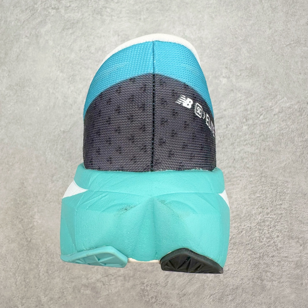 图片[8]-＃C版 NEW BALANCE Rebel FuelCell Rebel V4 SuperComp Elite 精英版内置碳板 舒适时尚织物减震耐磨低帮马拉松轻量化跑步鞋 NB新百伦于 2019 年夏天首次发布了 Rebel 在制鞋业仍在向强调能量回报的弹力泡沫转变的时候 Rebel 确实是一个叛逆者 快进到 2024 年 Rebel v4 承诺通过重新配制的中底化合物和更高的堆叠高度提供更轻、更有弹性的跑步体验 就像New Balance SC Elite v4一样 Rebel v4 提供了完全重新设计的中底化合物 最新的混合物将 New Balance 专有的 FuelCell 泡沫（TPU 和 EVA 的混合物）与 PEBA 泡沫相结合 带来更弹跳的跑步体验 PEBA是一种超轻 高性能的泡沫 通常出现在镀碳超级鞋中 New Balance Rebel v4、ASICS Novablast 4和Brooks Hyperion Max都是精力充沛的无电镀运动鞋 在速度锻炼和快节奏中大放异彩 这三款鞋都依靠它们的中底泡沫和轻微的摇杆形状来创造一种向前滚动的感觉 而且虽然这些鞋子在堆叠高度和重量方面各不相同 但它们提供了相似的软硬比例 有足够的流行力来加快步伐 尺码：36 37 37.5 38 38.5 39.5 40 40.5 41.5 42 42.5 43 44 45-选品中心