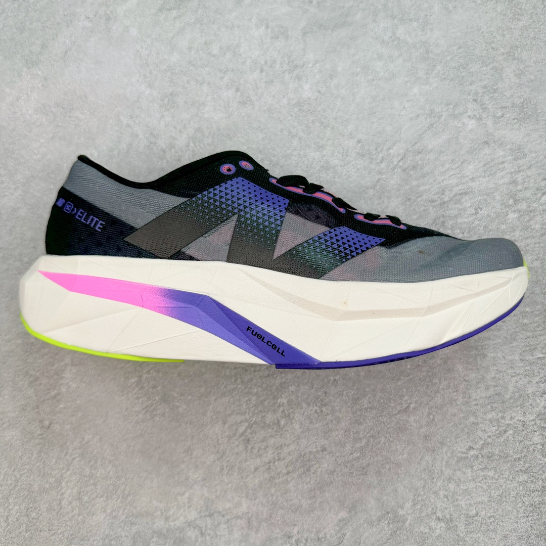 ＃C版 NEW BALANCE Rebel FuelCell Rebel V4 SuperComp Elite 精英版内置碳板 舒适时尚织物减震耐磨低帮马拉松轻量化跑步鞋 NB新百伦于 2019 年夏天首次发布了 Rebel 在制鞋业仍在向强调能量回报的弹力泡沫转变的时候 Rebel 确实是一个叛逆者 快进到 2024 年 Rebel v4 承诺通过重新配制的中底化合物和更高的堆叠高度提供更轻、更有弹性的跑步体验 就像New Balance SC Elite v4一样 Rebel v4 提供了完全重新设计的中底化合物 最新的混合物将 New Balance 专有的 FuelCell 泡沫（TPU 和 EVA 的混合物）与 PEBA 泡沫相结合 带来更弹跳的跑步体验 PEBA是一种超轻 高性能的泡沫 通常出现在镀碳超级鞋中 New Balance Rebel v4、ASICS Novablast 4和Brooks Hyperion Max都是精力充沛的无电镀运动鞋 在速度锻炼和快节奏中大放异彩 这三款鞋都依靠它们的中底泡沫和轻微的摇杆形状来创造一种向前滚动的感觉 而且虽然这些鞋子在堆叠高度和重量方面各不相同 但它们提供了相似的软硬比例 有足够的流行力来加快步伐 尺码：36 37 37.5 38 38.5 39.5 40 40.5 41.5 42 42.5 43 44 45-选品中心