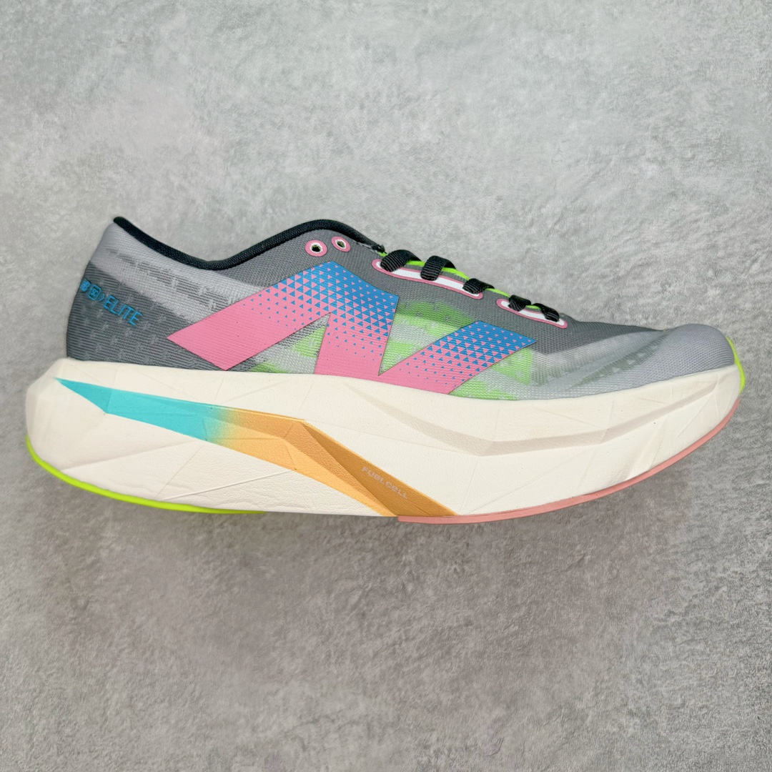 ＃C版 NEW BALANCE Rebel FuelCell Rebel V4 SuperComp Elite 精英版内置碳板 舒适时尚织物减震耐磨低帮马拉松轻量化跑步鞋 NB新百伦于 2019 年夏天首次发布了 Rebel 在制鞋业仍在向强调能量回报的弹力泡沫转变的时候 Rebel 确实是一个叛逆者 快进到 2024 年 Rebel v4 承诺通过重新配制的中底化合物和更高的堆叠高度提供更轻、更有弹性的跑步体验 就像New Balance SC Elite v4一样 Rebel v4 提供了完全重新设计的中底化合物 最新的混合物将 New Balance 专有的 FuelCell 泡沫（TPU 和 EVA 的混合物）与 PEBA 泡沫相结合 带来更弹跳的跑步体验 PEBA是一种超轻 高性能的泡沫 通常出现在镀碳超级鞋中 New Balance Rebel v4、ASICS Novablast 4和Brooks Hyperion Max都是精力充沛的无电镀运动鞋 在速度锻炼和快节奏中大放异彩 这三款鞋都依靠它们的中底泡沫和轻微的摇杆形状来创造一种向前滚动的感觉 而且虽然这些鞋子在堆叠高度和重量方面各不相同 但它们提供了相似的软硬比例 有足够的流行力来加快步伐 尺码：36 37 37.5 38 38.5 39.5 40 40.5 41.5 42 42.5 43 44 45-选品中心