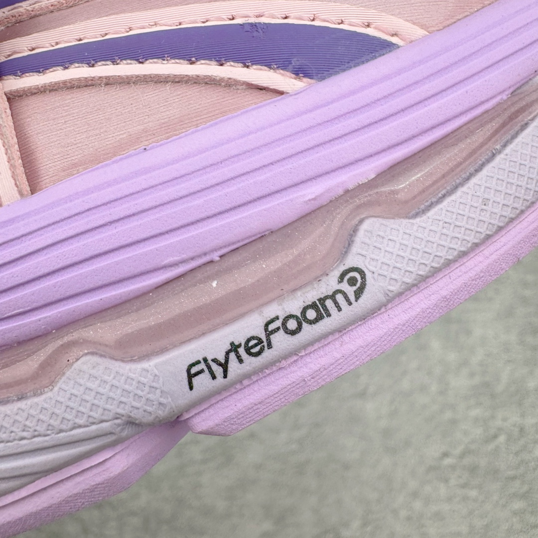 图片[16]-KIKO KOSTADINOV × MARC JACOBS x Asics Gel-Lokros 亚瑟士三方联名皮革圆头拼接耐磨透气轻便低帮生活休闲鞋 采用星星图案绗缝鞋面设计 闪亮金属感饰带与松紧带点缀鞋身 如珍珠般闪光的中底 巧妙注入ASICS亚瑟士标志性GEL科FLYTEFOAM PROPEL缓冲技术和花朵胎纹图案 尺码：36 37.5 38 39 40 40.5 41.5 42 42.5 43.5 44 45-选品中心