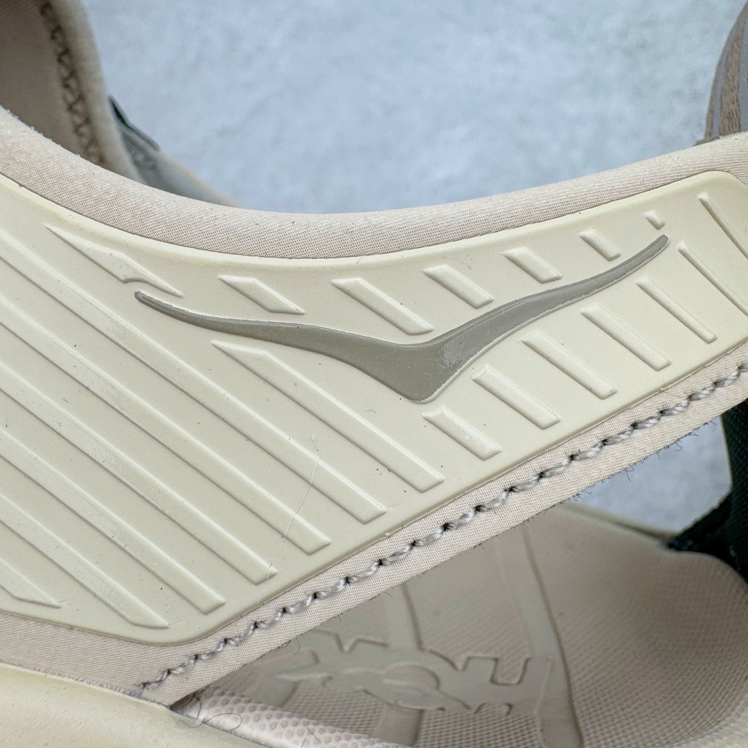 图片[10]-＃HK纯原 HOKA One One Hopara Sandals 霍帕拉系列水路两用溯溪涉水休闲户外露营凉鞋 作为先锋品牌的 HOKA ONE ONE总是以独特的方式 HOPA RA是一款溯溪鞋 又名排水鞋 可长期用于涉水和溯溪 保护脚底和脚趾的安全和舒适 鞋面材料速干 透气 耐磨 鞋底防滑 耐磨 抓地能力强 出于安全考虑 设计要求较高 涉水溯溪过程中 水 泥沙 可以直接从鞋内大孔排出 细纹鞋底使在岩石上抓地能力强 避免打滑 而上路后 鞋面具有快干透气等优点 尺码：36 36.5 37.5 38 39 40 40.5 41 42 42.5 43 44 45-选品中心