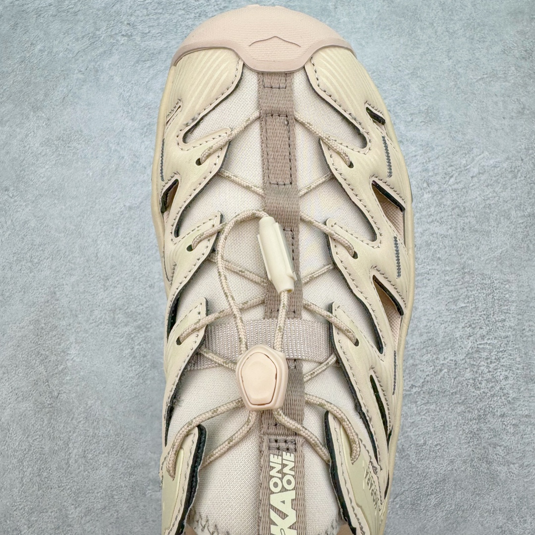 图片[4]-＃HK纯原 HOKA One One Hopara Sandals 霍帕拉系列水路两用溯溪涉水休闲户外露营凉鞋 作为先锋品牌的 HOKA ONE ONE总是以独特的方式 HOPA RA是一款溯溪鞋 又名排水鞋 可长期用于涉水和溯溪 保护脚底和脚趾的安全和舒适 鞋面材料速干 透气 耐磨 鞋底防滑 耐磨 抓地能力强 出于安全考虑 设计要求较高 涉水溯溪过程中 水 泥沙 可以直接从鞋内大孔排出 细纹鞋底使在岩石上抓地能力强 避免打滑 而上路后 鞋面具有快干透气等优点 尺码：36 36.5 37.5 38 39 40 40.5 41 42 42.5 43 44 45-选品中心