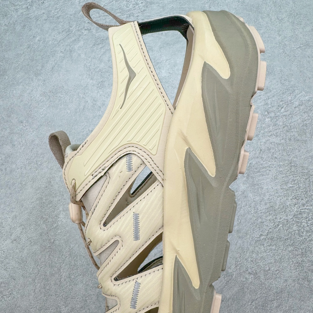 图片[7]-＃HK纯原 HOKA One One Hopara Sandals 霍帕拉系列水路两用溯溪涉水休闲户外露营凉鞋 作为先锋品牌的 HOKA ONE ONE总是以独特的方式 HOPA RA是一款溯溪鞋 又名排水鞋 可长期用于涉水和溯溪 保护脚底和脚趾的安全和舒适 鞋面材料速干 透气 耐磨 鞋底防滑 耐磨 抓地能力强 出于安全考虑 设计要求较高 涉水溯溪过程中 水 泥沙 可以直接从鞋内大孔排出 细纹鞋底使在岩石上抓地能力强 避免打滑 而上路后 鞋面具有快干透气等优点 尺码：36 36.5 37.5 38 39 40 40.5 41 42 42.5 43 44 45-选品中心