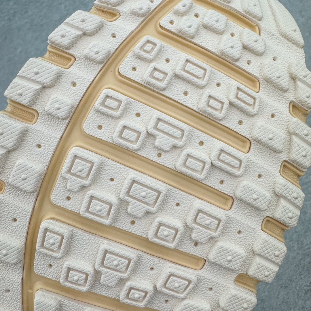 图片[18]-＃HP纯原 NK P-6000 系列低帮复古老爹风休闲运动舒适慢跑鞋 FJ5443-113 购入原鞋原装纸板楦头开发 独家私模四层组合大底 市场唯一正确版本 良心定价 新配色陆续出货 进口三文治网面 融合 Pegasus 过往运动鞋设计 助力 21 世纪早期跑步运动跃升时尚新高度 采用透气网眼布、运动风格线条和耐穿覆面 兼具吸睛外观和舒适感受 中底泡绵以田径赛道为灵感 打造厚实设计 缔造出众缓震性能 尺码：36 36.5 37.5 38 38.5 39 40 40.5 41 42 42.5 43 44 44.5 45 46-选品中心