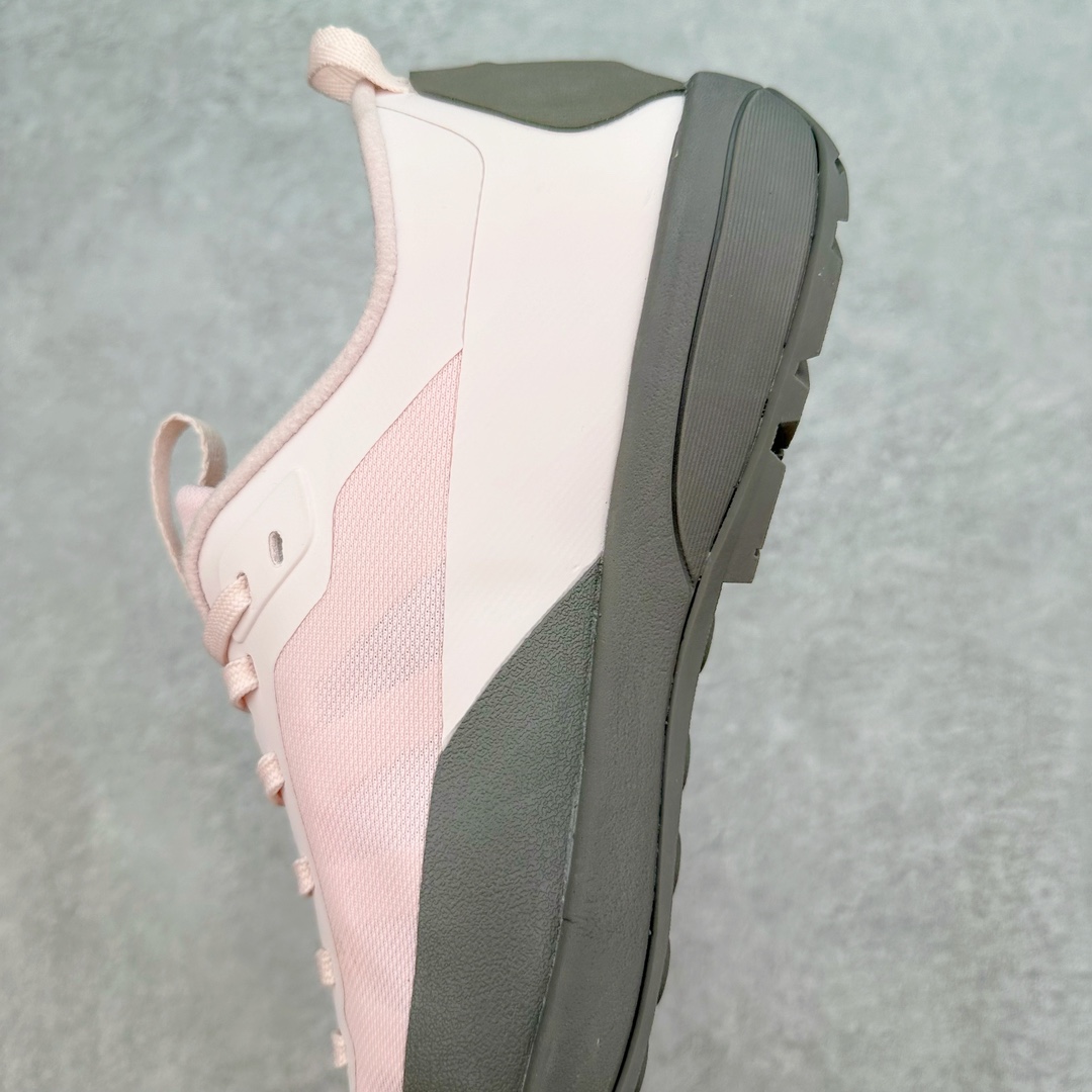 图片[7]-加拿大品牌 始祖鸟·Arcteryx始祖鸟 Konseal Lt 轻量网布防滑轻便耐磨低帮越野跑步鞋 利用先进的技术、更轻但可靠耐用的材料和高度专注的设计流程，我们创造了我们最轻的接近鞋 Konseal LT。它专为在您携带背包和攀爬装备时覆盖崎岖的地面而设计，提供足底支撑和保护、应对不断変化的地形的敏捷性以及 Vibram® Megagrip 外底的自抓地力。内里提供赤足舒适感，鞋跟可平折，因此您可以在系绳或露营时将其作为木屐穿着。尺码：35 36 37 38 39 40 41 42 43 44 45-选品中心