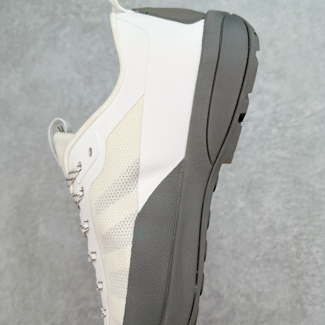 图片[7]-加拿大品牌 始祖鸟·Arcteryx始祖鸟 Konseal Lt 轻量网布防滑轻便耐磨低帮越野跑步鞋 利用先进的技术、更轻但可靠耐用的材料和高度专注的设计流程，我们创造了我们最轻的接近鞋 Konseal LT。它专为在您携带背包和攀爬装备时覆盖崎岖的地面而设计，提供足底支撑和保护、应对不断変化的地形的敏捷性以及 Vibram® Megagrip 外底的自抓地力。内里提供赤足舒适感，鞋跟可平折，因此您可以在系绳或露营时将其作为木屐穿着。尺码：35 36 37 38 39 40 41 42 43 44 45-选品中心