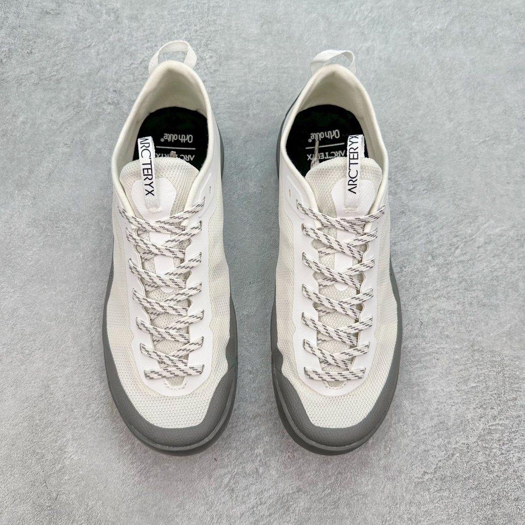 图片[2]-加拿大品牌 始祖鸟·Arcteryx始祖鸟 Konseal Lt 轻量网布防滑轻便耐磨低帮越野跑步鞋 利用先进的技术、更轻但可靠耐用的材料和高度专注的设计流程，我们创造了我们最轻的接近鞋 Konseal LT。它专为在您携带背包和攀爬装备时覆盖崎岖的地面而设计，提供足底支撑和保护、应对不断変化的地形的敏捷性以及 Vibram® Megagrip 外底的自抓地力。内里提供赤足舒适感，鞋跟可平折，因此您可以在系绳或露营时将其作为木屐穿着。尺码：35 36 37 38 39 40 41 42 43 44 45-选品中心