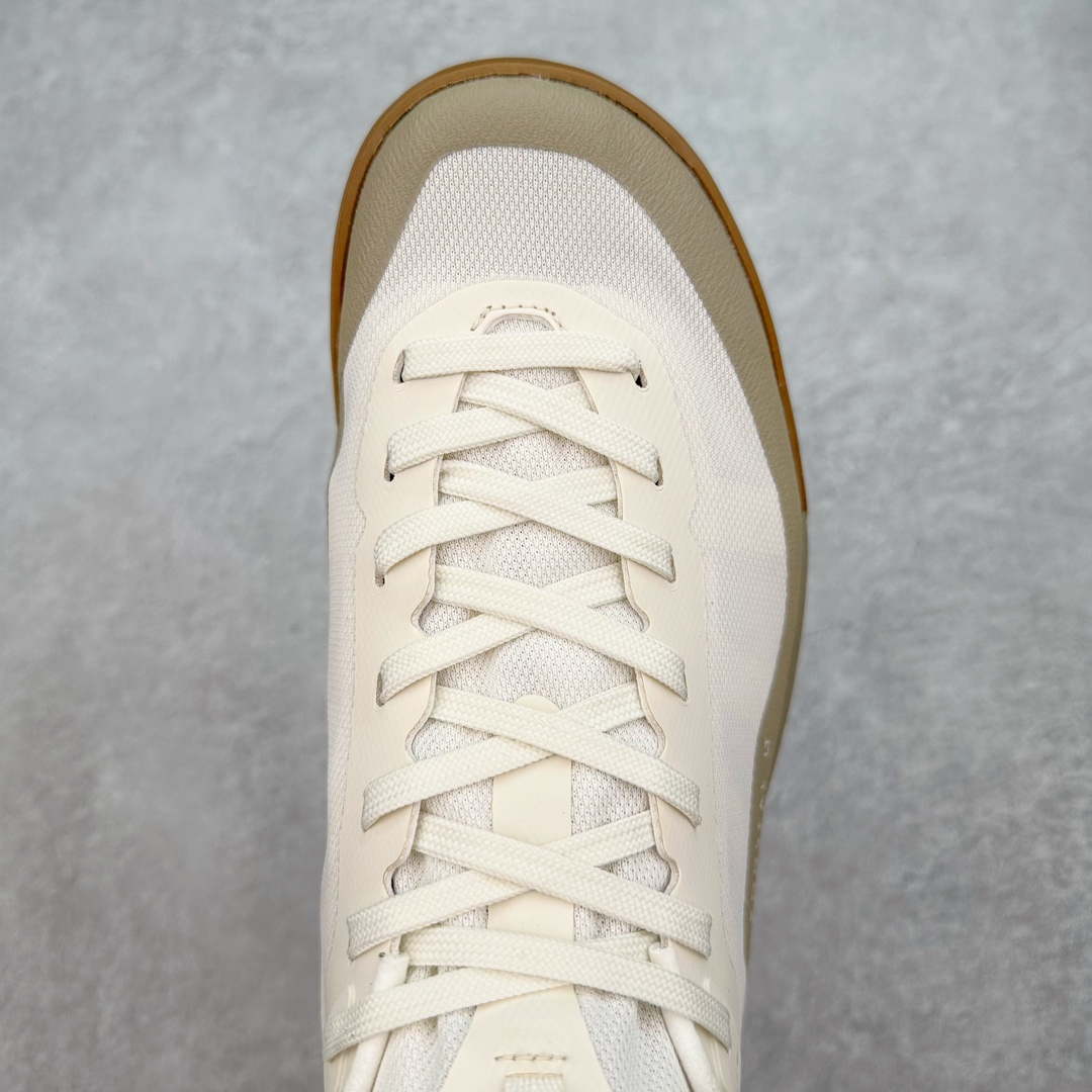 图片[4]-加拿大品牌 始祖鸟·Arcteryx始祖鸟 Konseal Lt 轻量网布防滑轻便耐磨低帮越野跑步鞋 利用先进的技术、更轻但可靠耐用的材料和高度专注的设计流程，我们创造了我们最轻的接近鞋 Konseal LT。它专为在您携带背包和攀爬装备时覆盖崎岖的地面而设计，提供足底支撑和保护、应对不断変化的地形的敏捷性以及 Vibram® Megagrip 外底的自抓地力。内里提供赤足舒适感，鞋跟可平折，因此您可以在系绳或露营时将其作为木屐穿着。尺码：35 36 37 38 39 40 41 42 43 44 45-选品中心