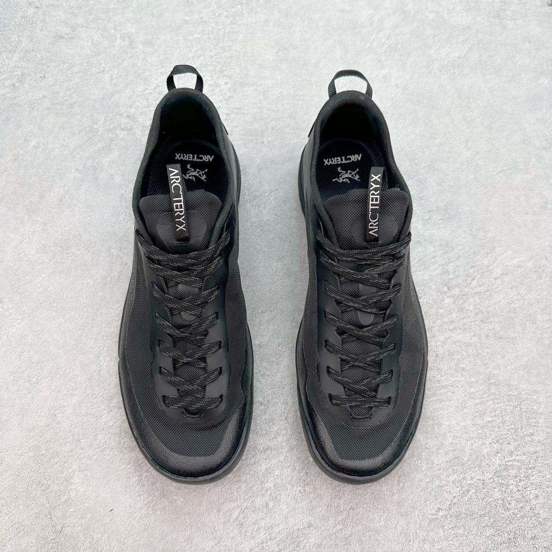 图片[2]-加拿大品牌 始祖鸟·Arcteryx始祖鸟 Konseal Lt 轻量网布防滑轻便耐磨低帮越野跑步鞋 利用先进的技术、更轻但可靠耐用的材料和高度专注的设计流程，我们创造了我们最轻的接近鞋 Konseal LT。它专为在您携带背包和攀爬装备时覆盖崎岖的地面而设计，提供足底支撑和保护、应对不断変化的地形的敏捷性以及 Vibram® Megagrip 外底的自抓地力。内里提供赤足舒适感，鞋跟可平折，因此您可以在系绳或露营时将其作为木屐穿着。尺码：35 36 37 38 39 40 41 42 43 44 45-选品中心