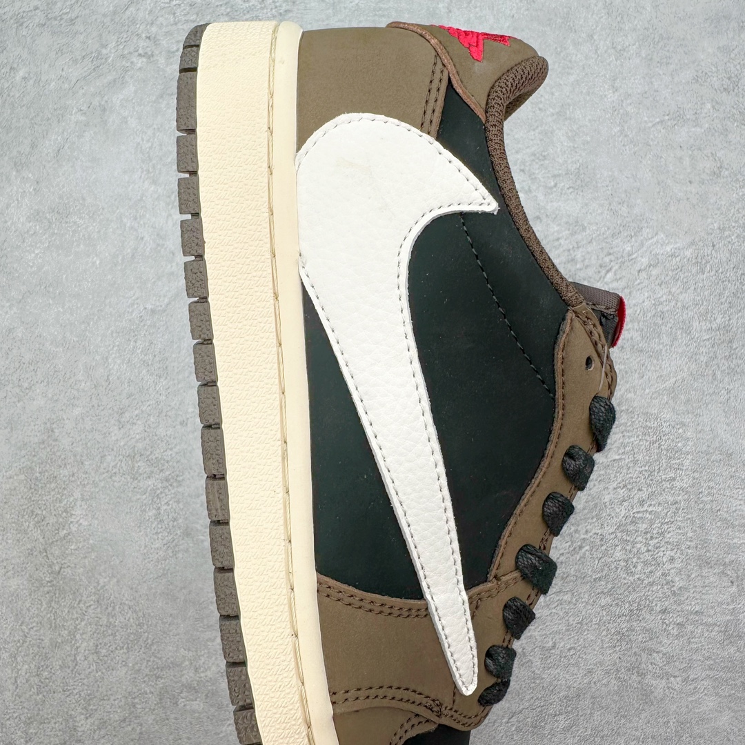 图片[6]-💰140 ＃福利特价‼Travis Scott x Air Jordan AJ1 Low TS联名倒钩低帮系列 毫无疑问市场中端王者 耗时半年巨作 全套原纸板楦头开发 确保原汁原味 完美呈现倒钩版型 原档案转印油墨一体 一码一磨具拒绝假半码 此版本只针对中端市场 皮料材质有所更替 其他数据细节工艺流程均保持一致 绝不口嗨 细节品控鞋型随意秒杀市面3XX 4XX 原盒原配 外盒透明胶套 内侧字体 工整带凹凸感 原厂拉帮工艺 针距密度一致 后跟弧度收口自然不对折 极致一眼正品既视感 进口玻璃冲刀皮料裁剪零毛边 承诺百分百一致原鞋 全鞋电脑针车工艺 进口港宝加持 后跟自然饱满 全鞋荧光划线卡点 追求极致完美 每一双都是工艺品 多重QC质检 超越公司货的品控标准 实实在在的免检产品 SIZE：36 36.5 37.5 38 38.5 39 40 40.5 41 42 42.5 43 44 44.5 45 46 47.5 编码：Nby2936010-运动鞋