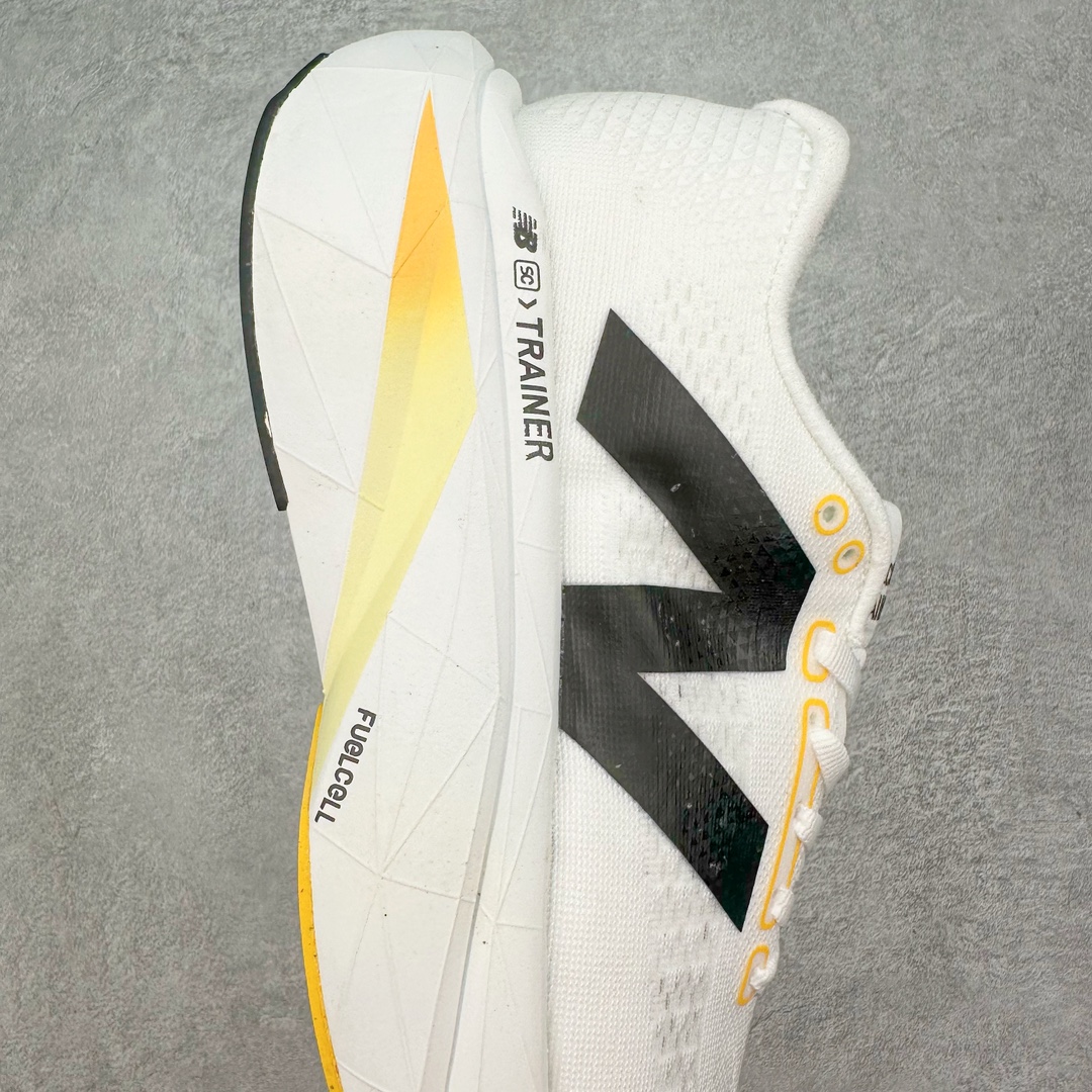 图片[6]-＃C版 NEW BALANCE Rebel FuelCell Rebel V3 SuperComp Elite 精英版内置碳板 舒适时尚织物减震耐磨低帮马拉松轻量化跑步鞋 NB新百伦于 2019 年夏天首次发布了 Rebel 在制鞋业仍在向强调能量回报的弹力泡沫转变的时候 Rebel 确实是一个叛逆者 快进到 2024 年 Rebel v4 承诺通过重新配制的中底化合物和更高的堆叠高度提供更轻、更有弹性的跑步体验 就像New Balance SC Elite v4一样 Rebel v4 提供了完全重新设计的中底化合物 最新的混合物将 New Balance 专有的 FuelCell 泡沫（TPU 和 EVA 的混合物）与 PEBA 泡沫相结合 带来更弹跳的跑步体验 PEBA是一种超轻 高性能的泡沫 通常出现在镀碳超级鞋中 New Balance Rebel v4、ASICS Novablast 4和Brooks Hyperion Max都是精力充沛的无电镀运动鞋 在速度锻炼和快节奏中大放异彩 这三款鞋都依靠它们的中底泡沫和轻微的摇杆形状来创造一种向前滚动的感觉 而且虽然这些鞋子在堆叠高度和重量方面各不相同 但它们提供了相似的软硬比例 有足够的流行力来加快步伐 尺码：36 37 37.5 38 38.5 39.5 40 40.5 41.5 42 42.5 43 44 45-选品中心