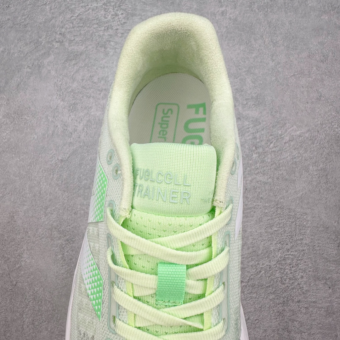 图片[5]-＃C版 NEW BALANCE Rebel FuelCell Rebel V3 SuperComp Elite 精英版内置碳板 舒适时尚织物减震耐磨低帮马拉松轻量化跑步鞋 NB新百伦于 2019 年夏天首次发布了 Rebel 在制鞋业仍在向强调能量回报的弹力泡沫转变的时候 Rebel 确实是一个叛逆者 快进到 2024 年 Rebel v4 承诺通过重新配制的中底化合物和更高的堆叠高度提供更轻、更有弹性的跑步体验 就像New Balance SC Elite v4一样 Rebel v4 提供了完全重新设计的中底化合物 最新的混合物将 New Balance 专有的 FuelCell 泡沫（TPU 和 EVA 的混合物）与 PEBA 泡沫相结合 带来更弹跳的跑步体验 PEBA是一种超轻 高性能的泡沫 通常出现在镀碳超级鞋中 New Balance Rebel v4、ASICS Novablast 4和Brooks Hyperion Max都是精力充沛的无电镀运动鞋 在速度锻炼和快节奏中大放异彩 这三款鞋都依靠它们的中底泡沫和轻微的摇杆形状来创造一种向前滚动的感觉 而且虽然这些鞋子在堆叠高度和重量方面各不相同 但它们提供了相似的软硬比例 有足够的流行力来加快步伐 尺码：36 37 37.5 38 38.5 39.5 40 40.5 41.5 42 42.5 43 44 45-选品中心