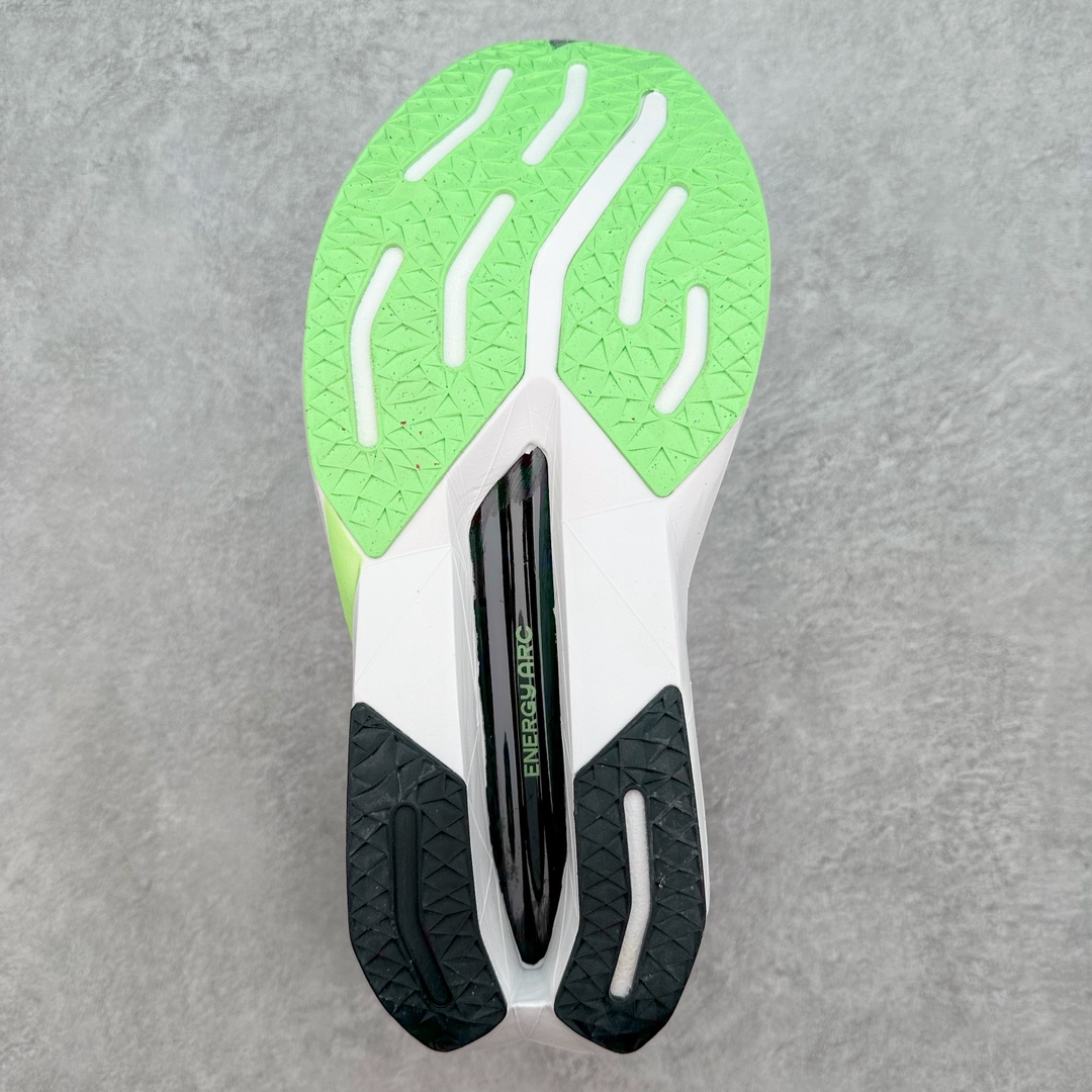 图片[9]-＃C版 NEW BALANCE Rebel FuelCell Rebel V3 SuperComp Elite 精英版内置碳板 舒适时尚织物减震耐磨低帮马拉松轻量化跑步鞋 NB新百伦于 2019 年夏天首次发布了 Rebel 在制鞋业仍在向强调能量回报的弹力泡沫转变的时候 Rebel 确实是一个叛逆者 快进到 2024 年 Rebel v4 承诺通过重新配制的中底化合物和更高的堆叠高度提供更轻、更有弹性的跑步体验 就像New Balance SC Elite v4一样 Rebel v4 提供了完全重新设计的中底化合物 最新的混合物将 New Balance 专有的 FuelCell 泡沫（TPU 和 EVA 的混合物）与 PEBA 泡沫相结合 带来更弹跳的跑步体验 PEBA是一种超轻 高性能的泡沫 通常出现在镀碳超级鞋中 New Balance Rebel v4、ASICS Novablast 4和Brooks Hyperion Max都是精力充沛的无电镀运动鞋 在速度锻炼和快节奏中大放异彩 这三款鞋都依靠它们的中底泡沫和轻微的摇杆形状来创造一种向前滚动的感觉 而且虽然这些鞋子在堆叠高度和重量方面各不相同 但它们提供了相似的软硬比例 有足够的流行力来加快步伐 尺码：36 37 37.5 38 38.5 39.5 40 40.5 41.5 42 42.5 43 44 45-选品中心