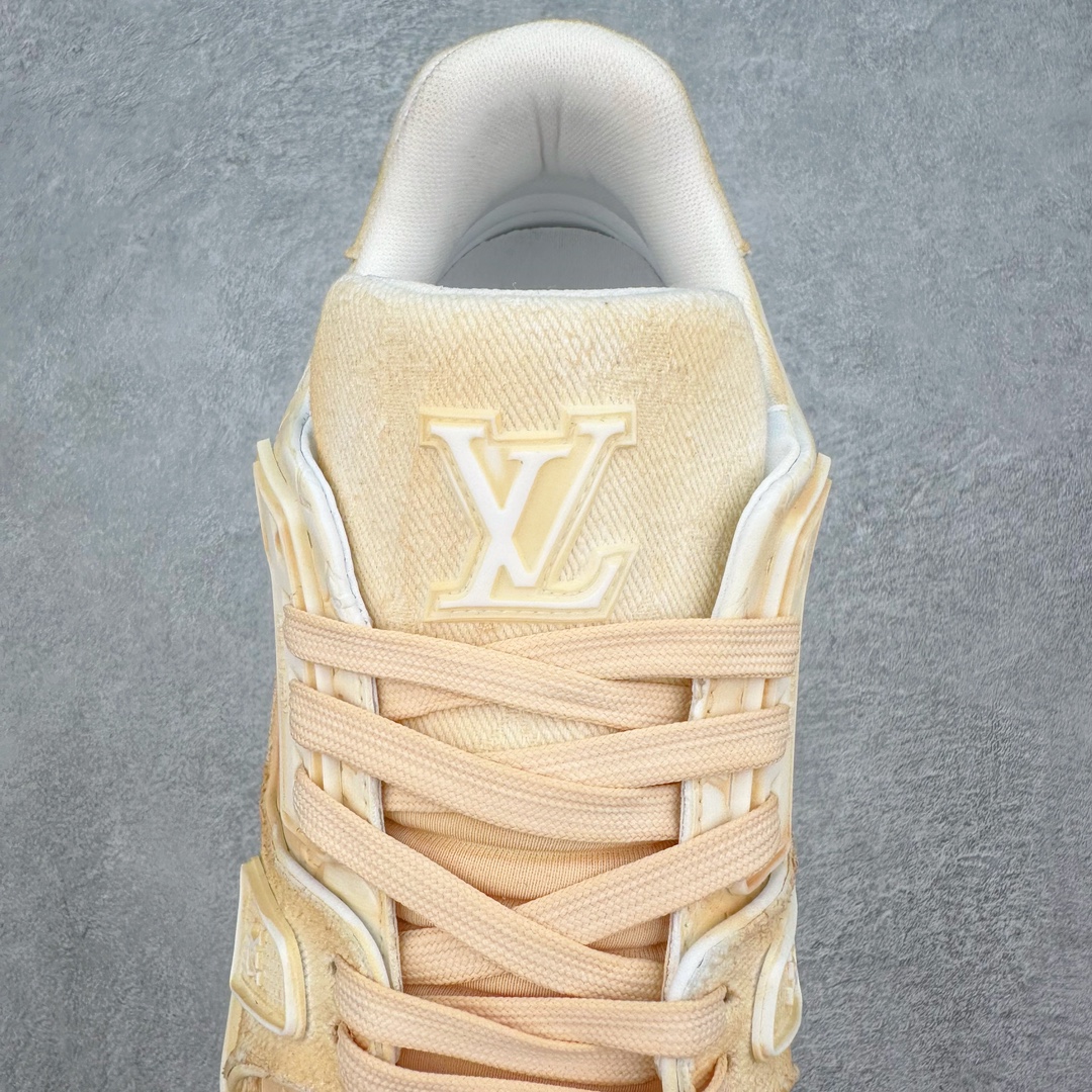 图片[5]-💰500 ＃ZS纯原 Louis Vuitton Trainer lv时装走秀运动鞋 做旧系列 市场所有版本中综合最强的货品 GD实力大厂出品  全网最全配色更新最快 最成熟的做工稳定的品控  完美鞋型超高的清洁度 零毛边线头瑕疵 全套原楦原纸版原鞋开模 全网最具灵魂的版型 正确原装黄色鞋盒 正确中底印花 鞋面印花3D高频深度立体 全鞋电脑针车 紧密相连 针距密度一致 环保乳胶注塑鞋垫 厚度脚感还原原版 皮面裁剪部位 统一油边封口工艺 原装橡胶大底含胶量大底组合零偏差 专柜全套包装 防尘袋 说明书 质保卡 男女鞋 尺码：35 36 37 38 39 40 41 42 43 44 45 编码：yby5936070-运动鞋