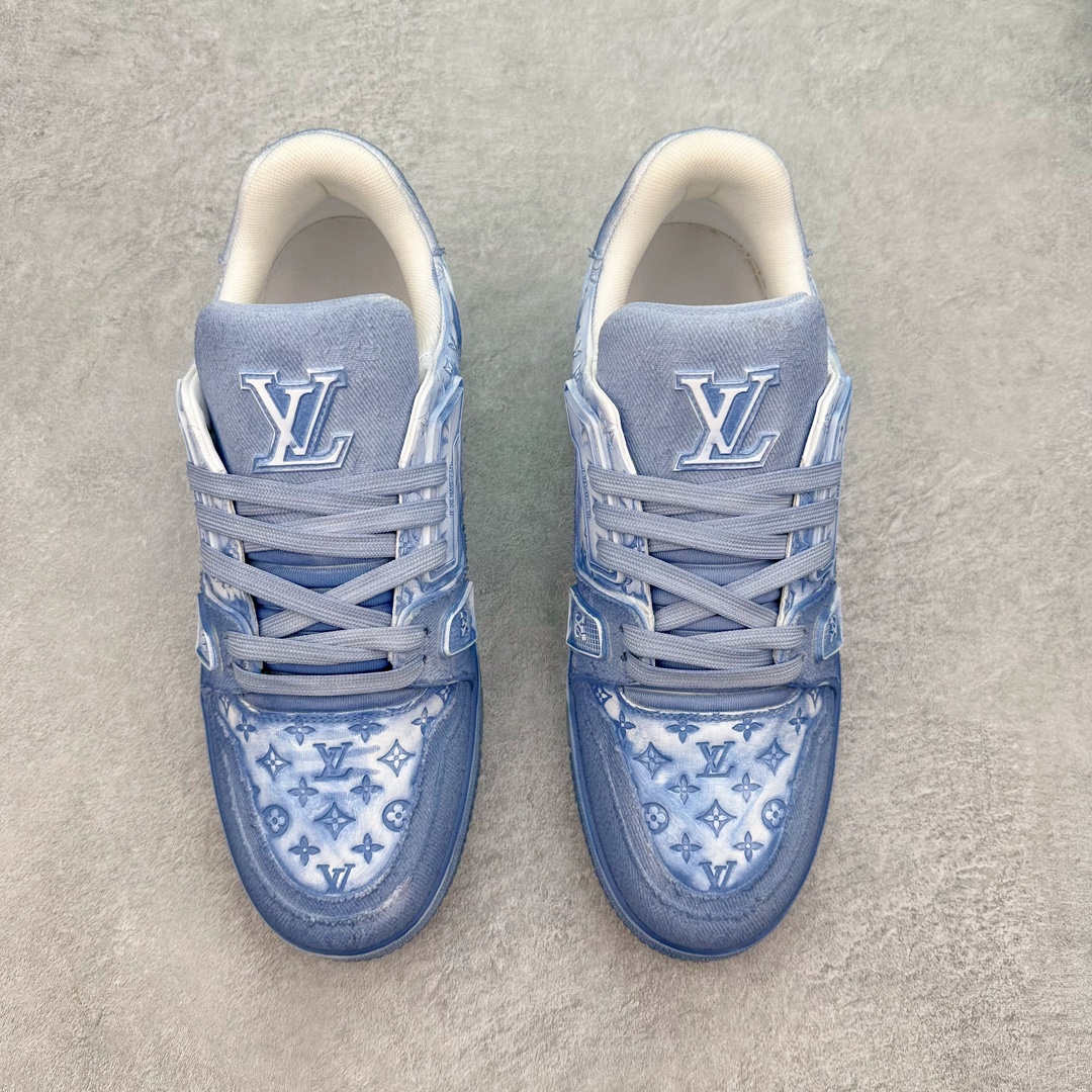 图片[2]-💰500 ＃ZS纯原 Louis Vuitton Trainer lv时装走秀运动鞋 做旧系列 市场所有版本中综合最强的货品 GD实力大厂出品  全网最全配色更新最快 最成熟的做工稳定的品控  完美鞋型超高的清洁度 零毛边线头瑕疵 全套原楦原纸版原鞋开模 全网最具灵魂的版型 正确原装黄色鞋盒 正确中底印花 鞋面印花3D高频深度立体 全鞋电脑针车 紧密相连 针距密度一致 环保乳胶注塑鞋垫 厚度脚感还原原版 皮面裁剪部位 统一油边封口工艺 原装橡胶大底含胶量大底组合零偏差 专柜全套包装 防尘袋 说明书 质保卡 男女鞋 尺码：35 36 37 38 39 40 41 42 43 44 45 编码：yby5936070-运动鞋